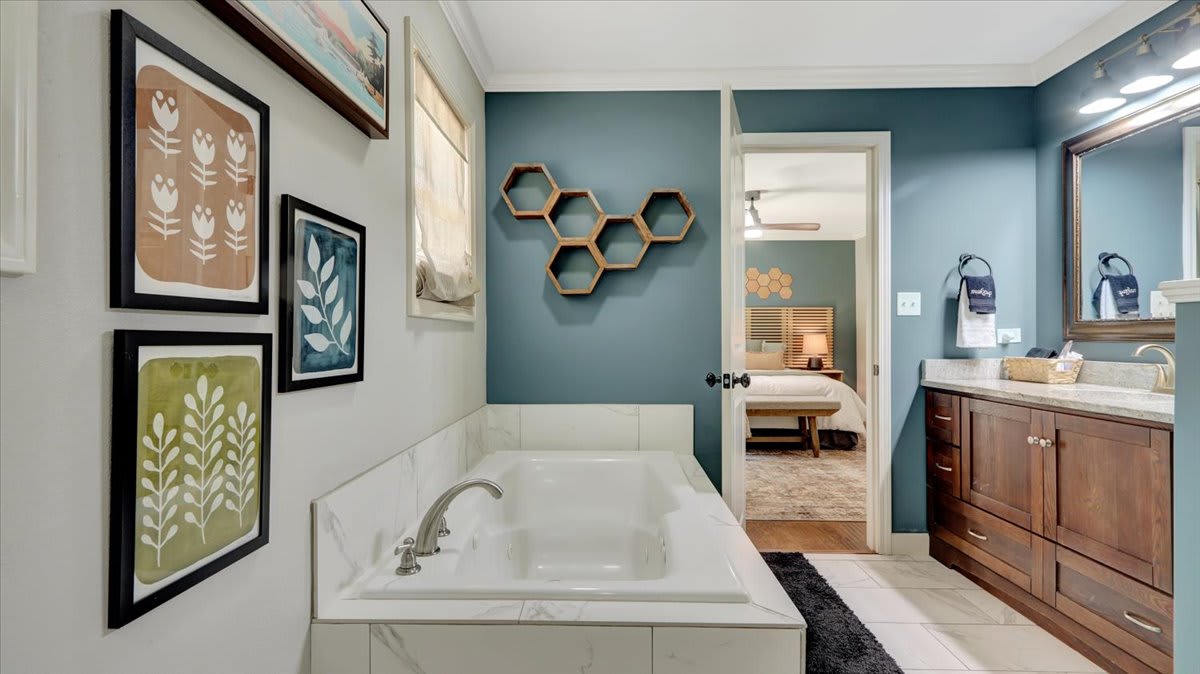 Spacious Lakefront Home | Pool | Hot Tub | Fire Pit | Games - Foto 19
