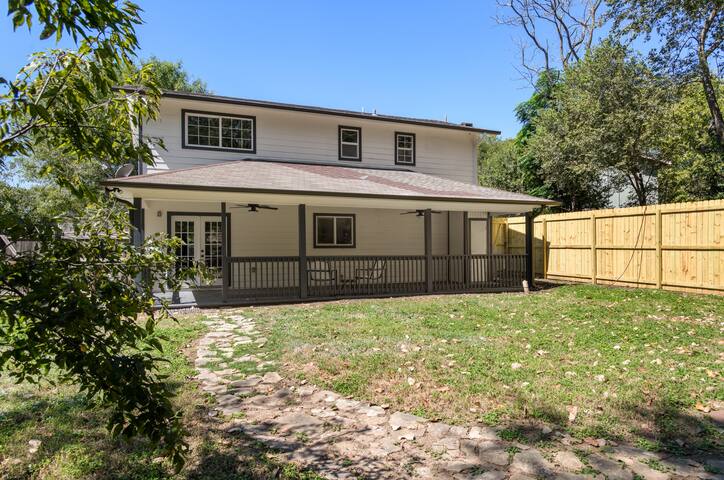 Renovated Family & Pet Friendly Home-Pool Table!