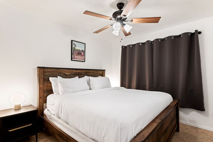 South Congress, Pool Table, King Beds | Portoro