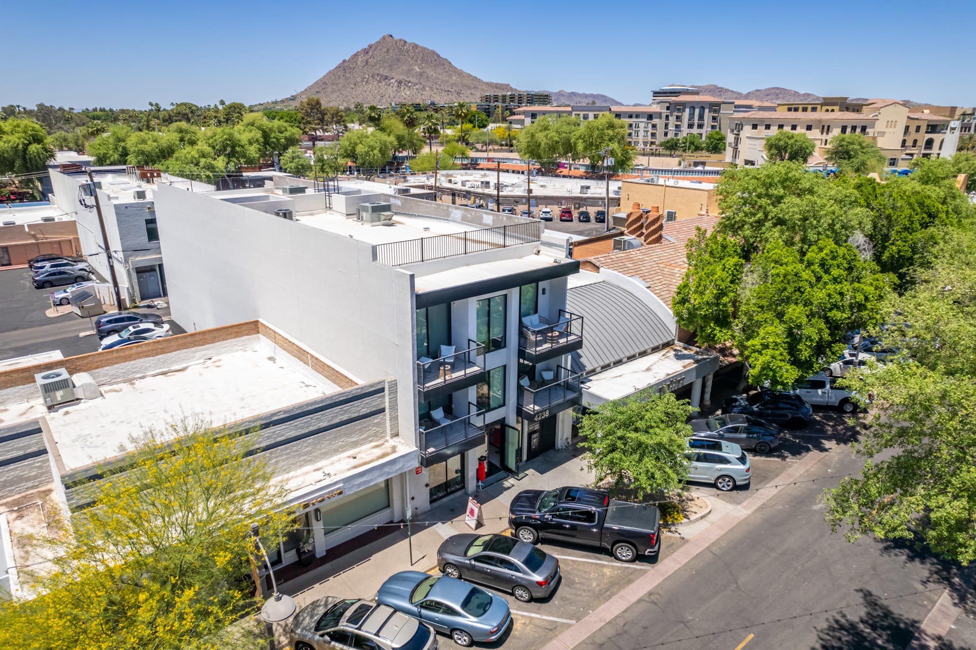 City View LUX Penthouse|Old Town|Gym|Walkable - Photo 1