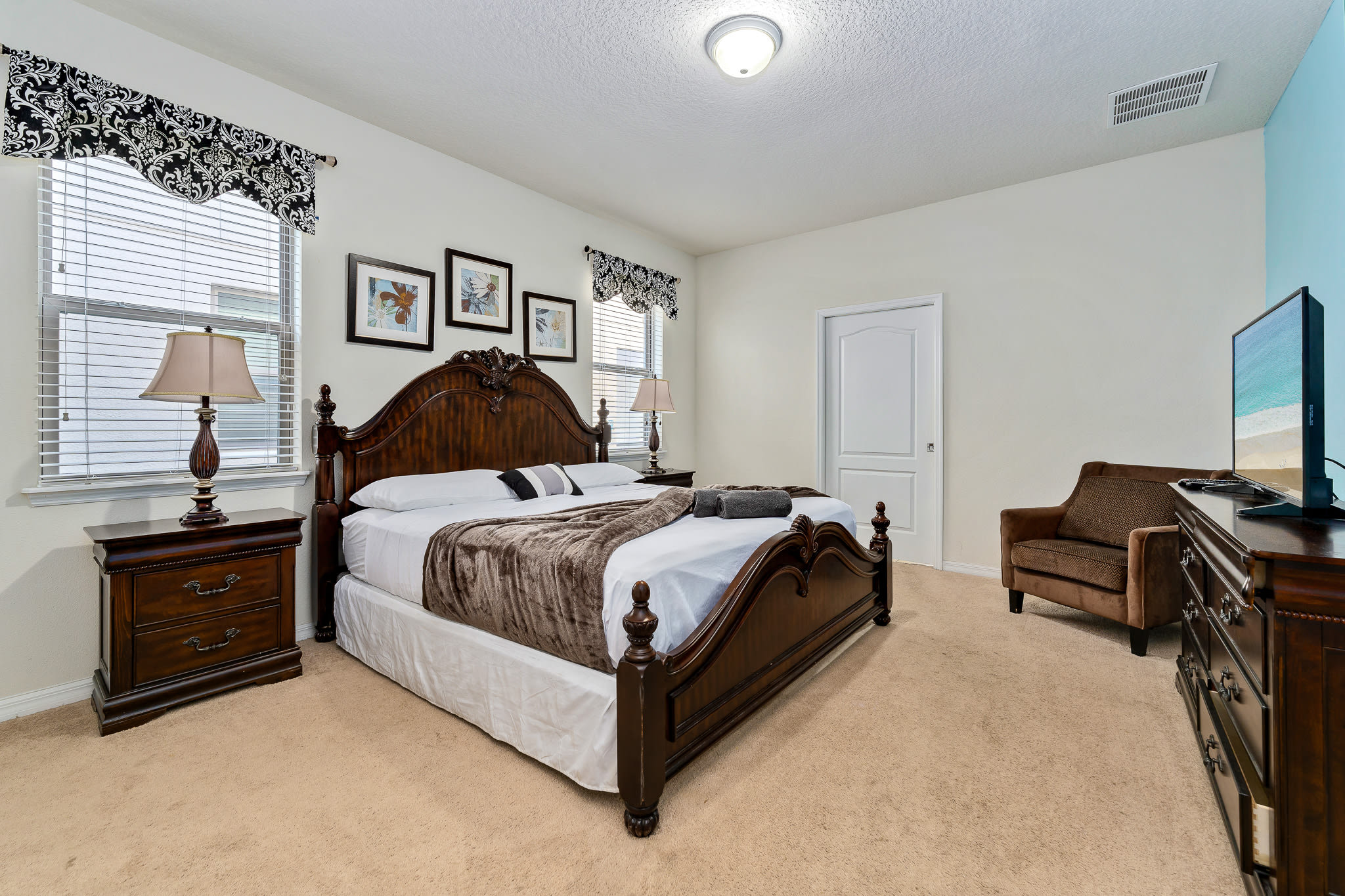 Villa w/ Heated pool & FREE Waterpark near Disney