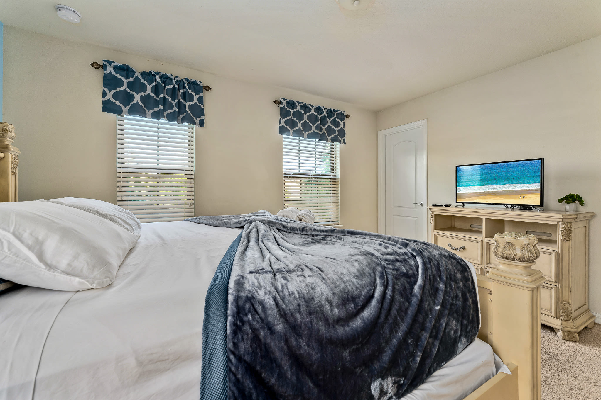 Villa w/ Heated pool & FREE Waterpark near Disney