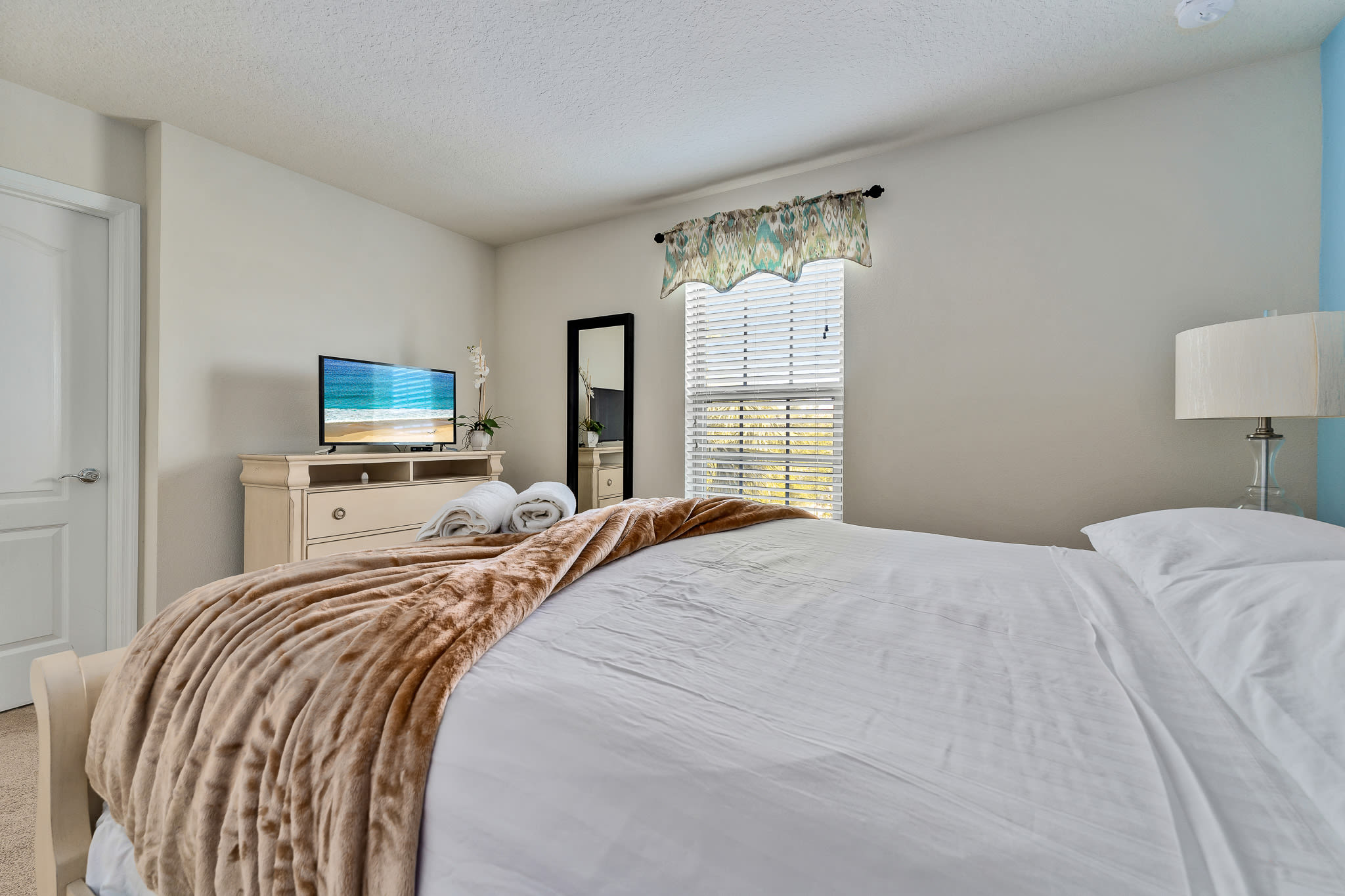 Villa w/ Heated pool & FREE Waterpark near Disney