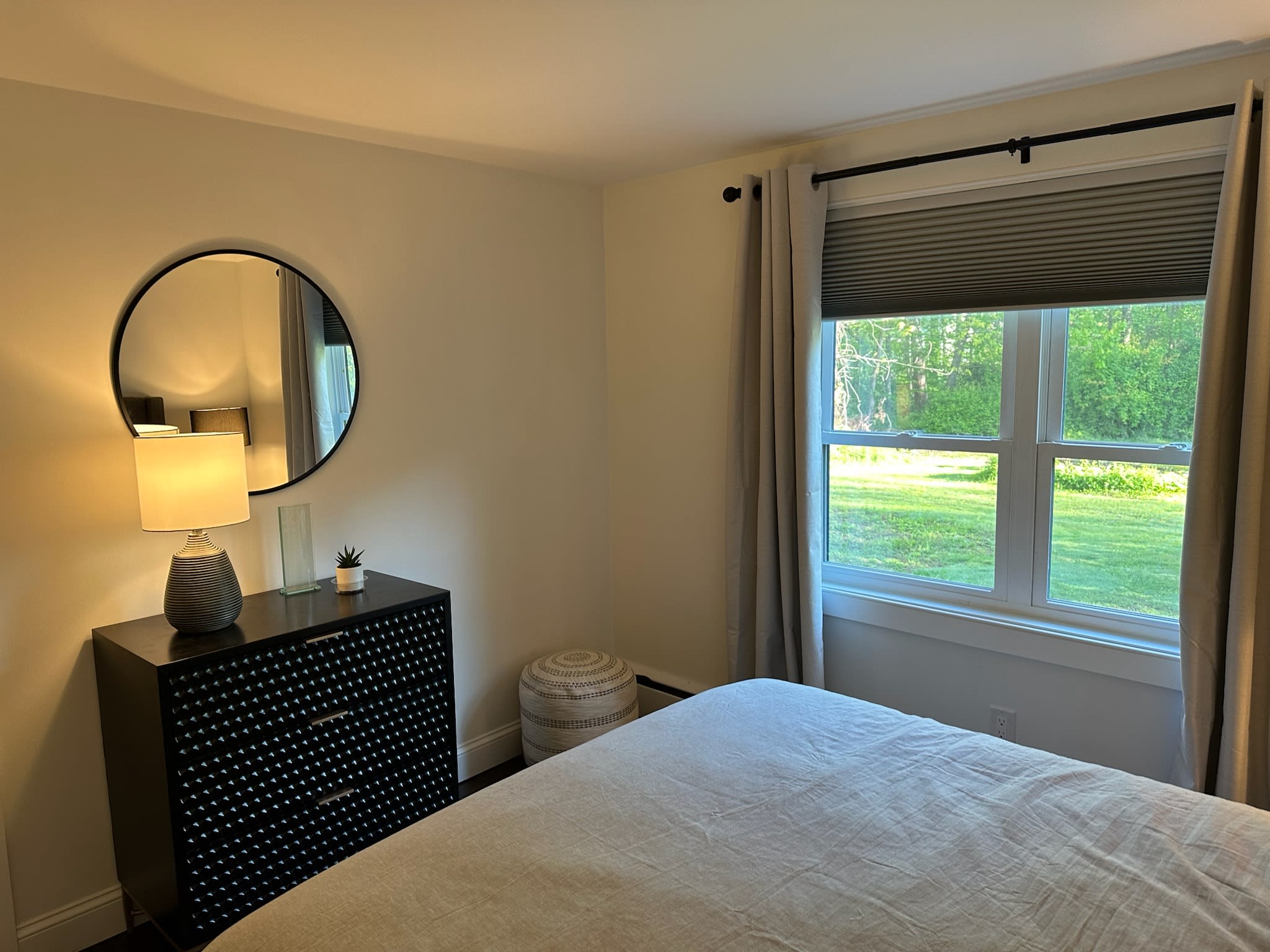 Charming Connecticut Hideaway - Picture 26