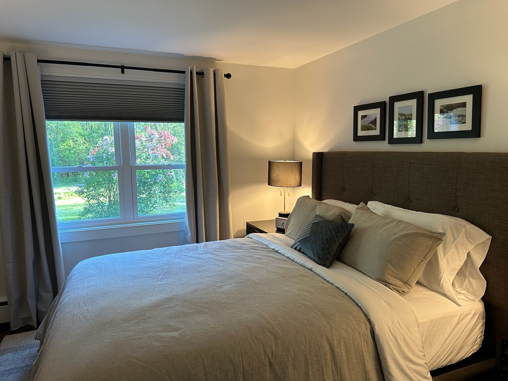 Charming Connecticut Hideaway - Picture 25