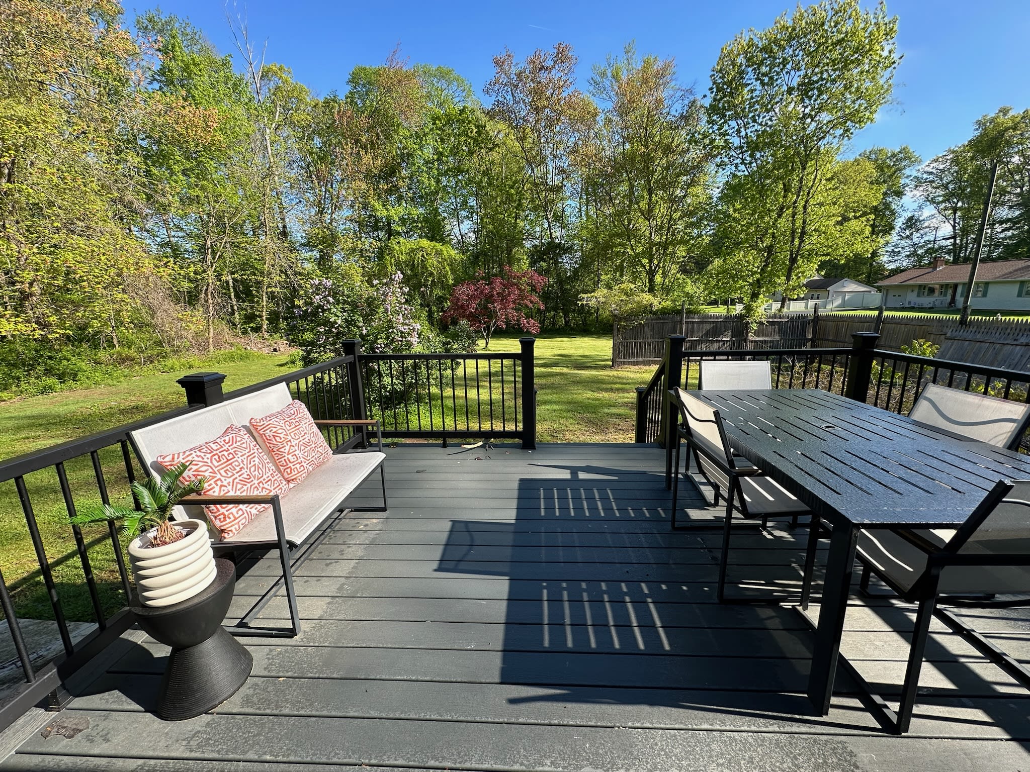 Charming Connecticut Hideaway - Picture 3