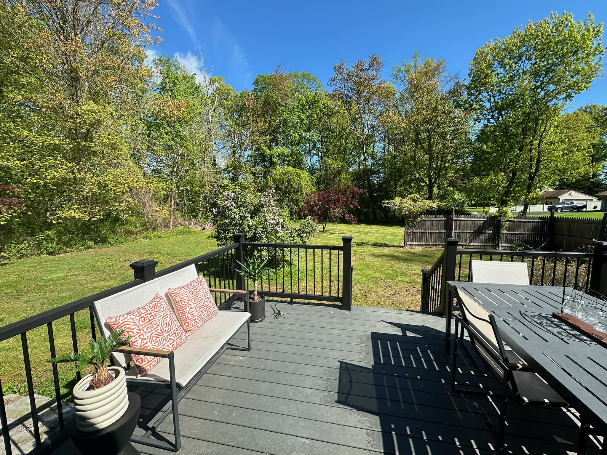 Charming Connecticut Hideaway - Picture 37