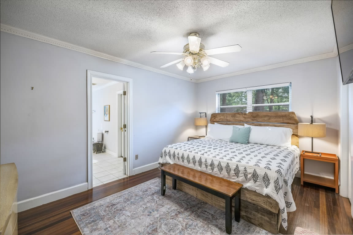 NEW Midtown Home | Sleeps 16 | Mardi Gras - Foto 1