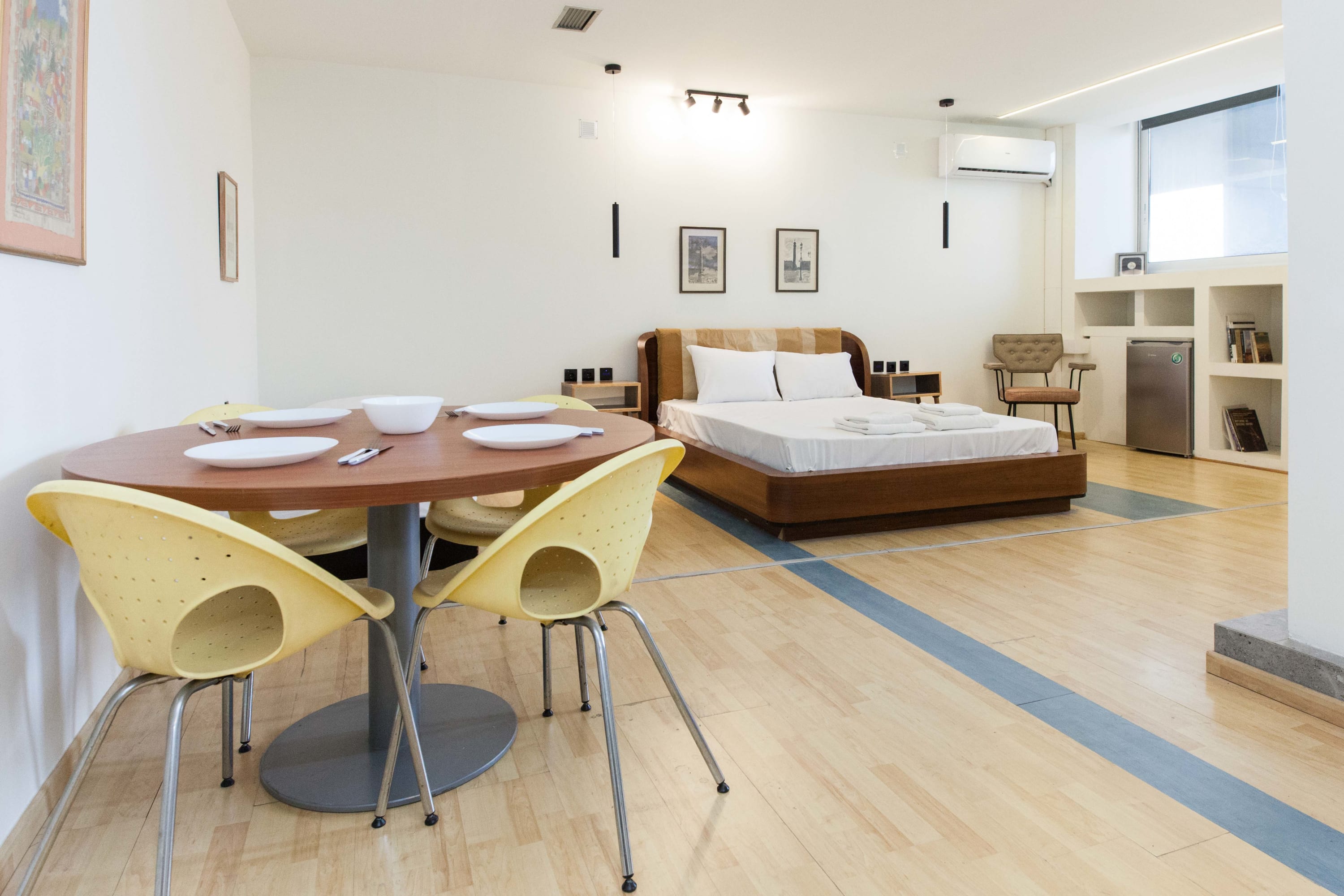 Minimalist Modern Nea Kifisia Studio Getaway — holiday rental in Athens