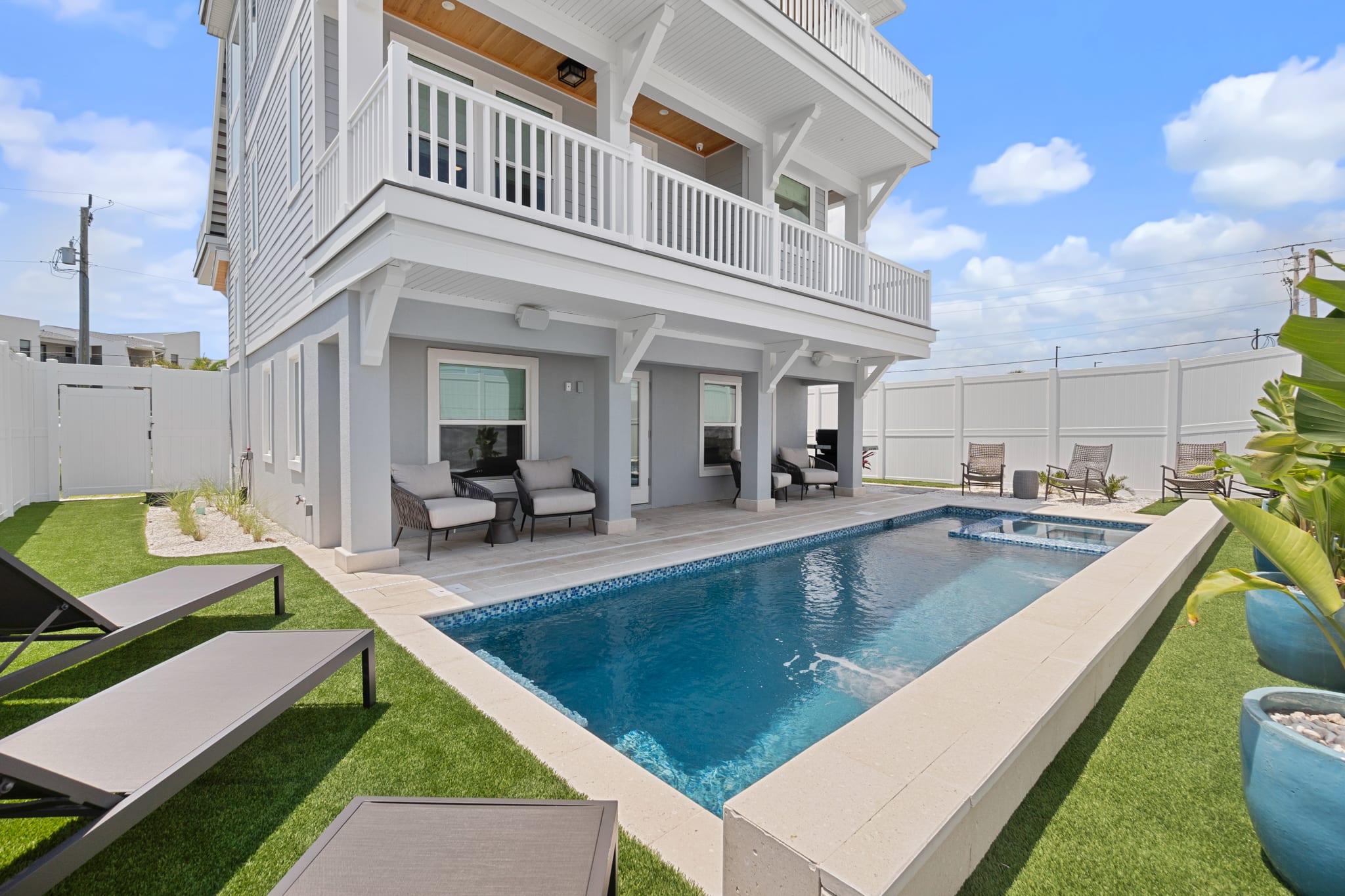 E Komo Mai - Pool, Elevator, Roof Deck Views — St. Augustine, FL — vacation rental