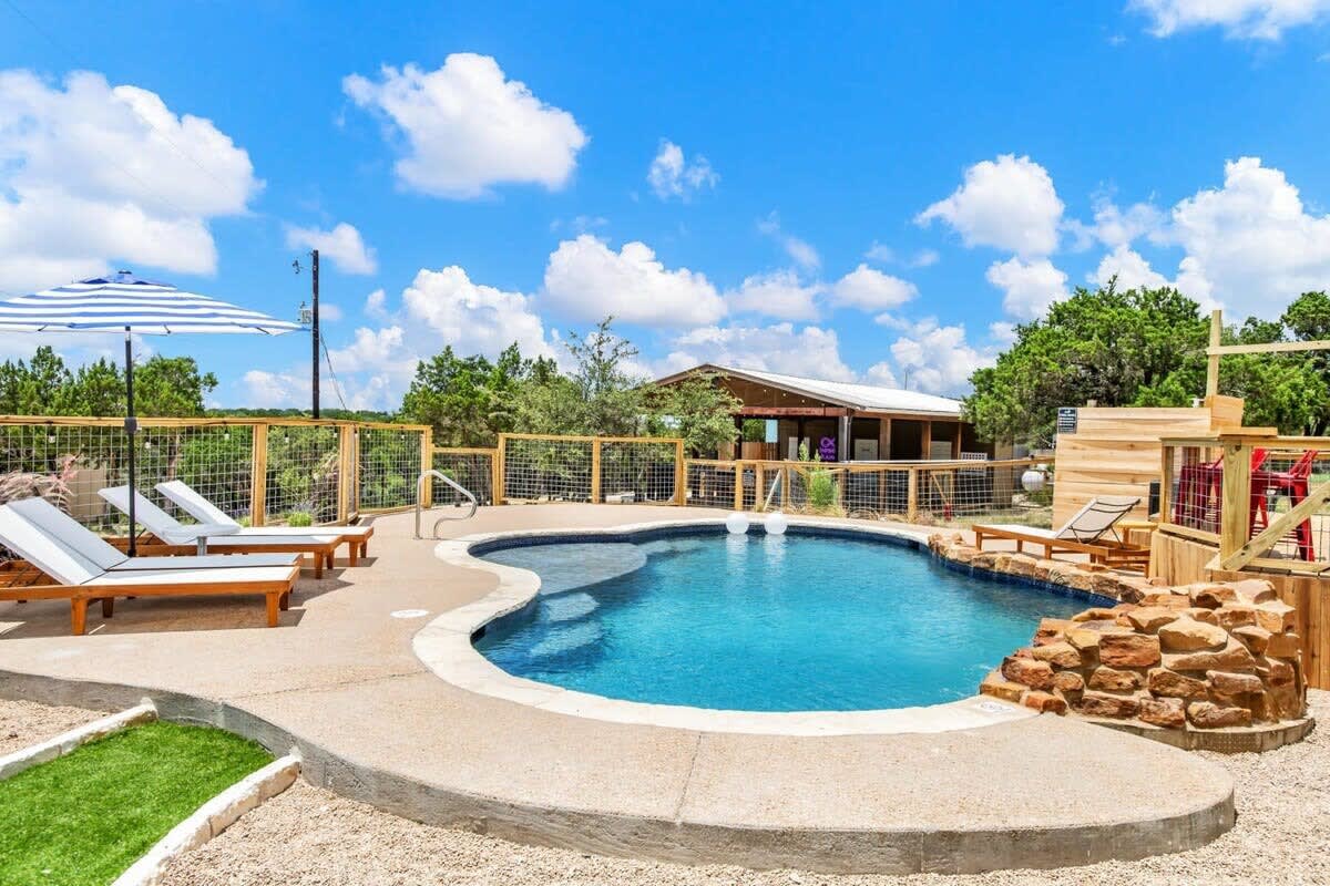 Tiny Home, Pool, Dripping Springs