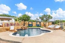 Tiny Home, Pool, Dripping Springs