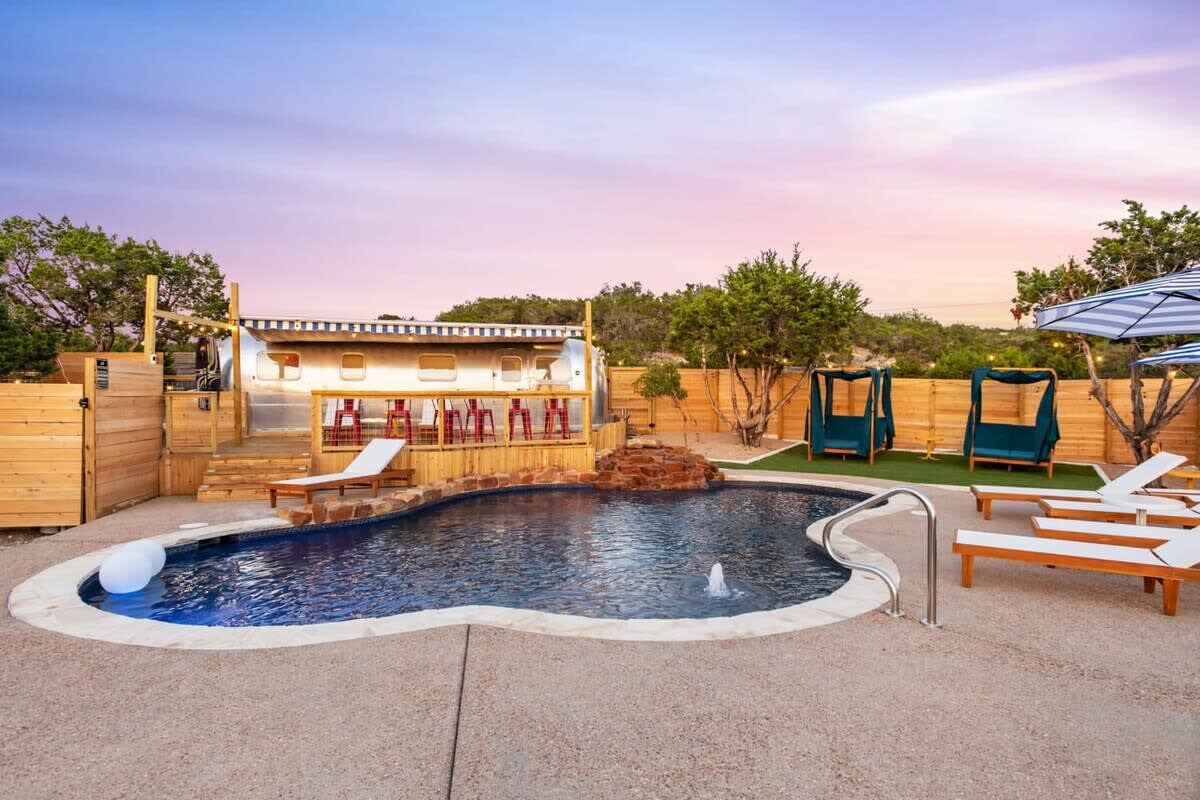 Tiny Home, Pool, Dripping Springs