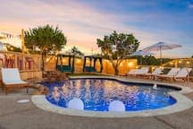 Tiny Home, Pool, Dripping Springs