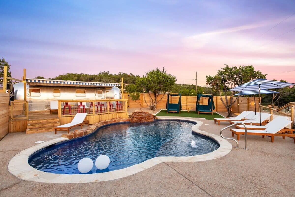 Tiny Home, Pool, Dripping Springs