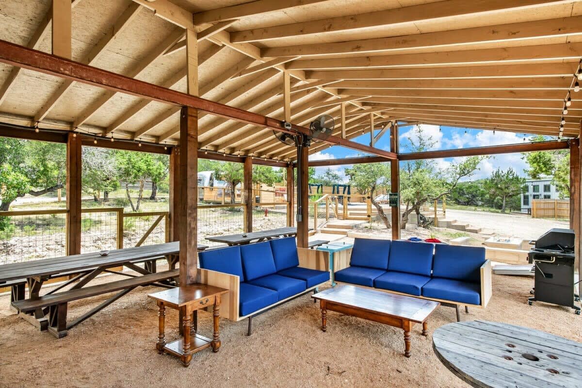 Tiny Home, Pool, Dripping Springs