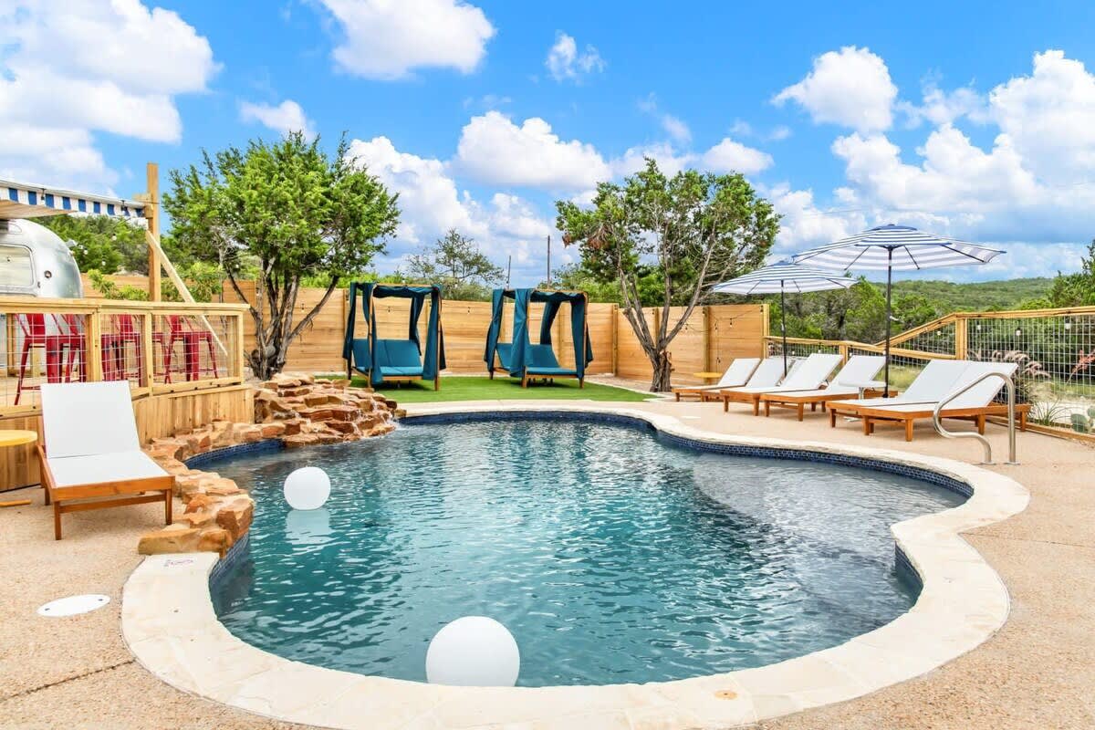 Tiny Home, Pool, Dripping Springs