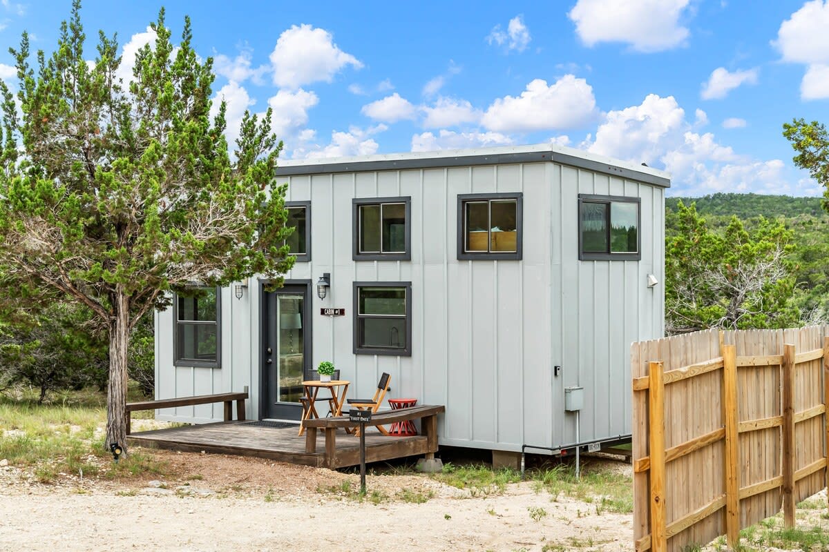 Tiny Home, Pool, Dripping Springs