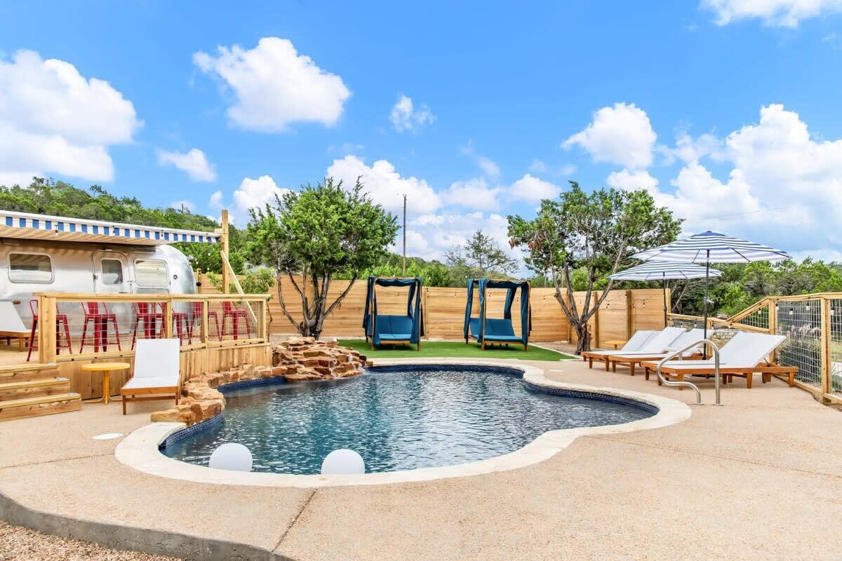 Tiny Home, Pool, Dripping Springs