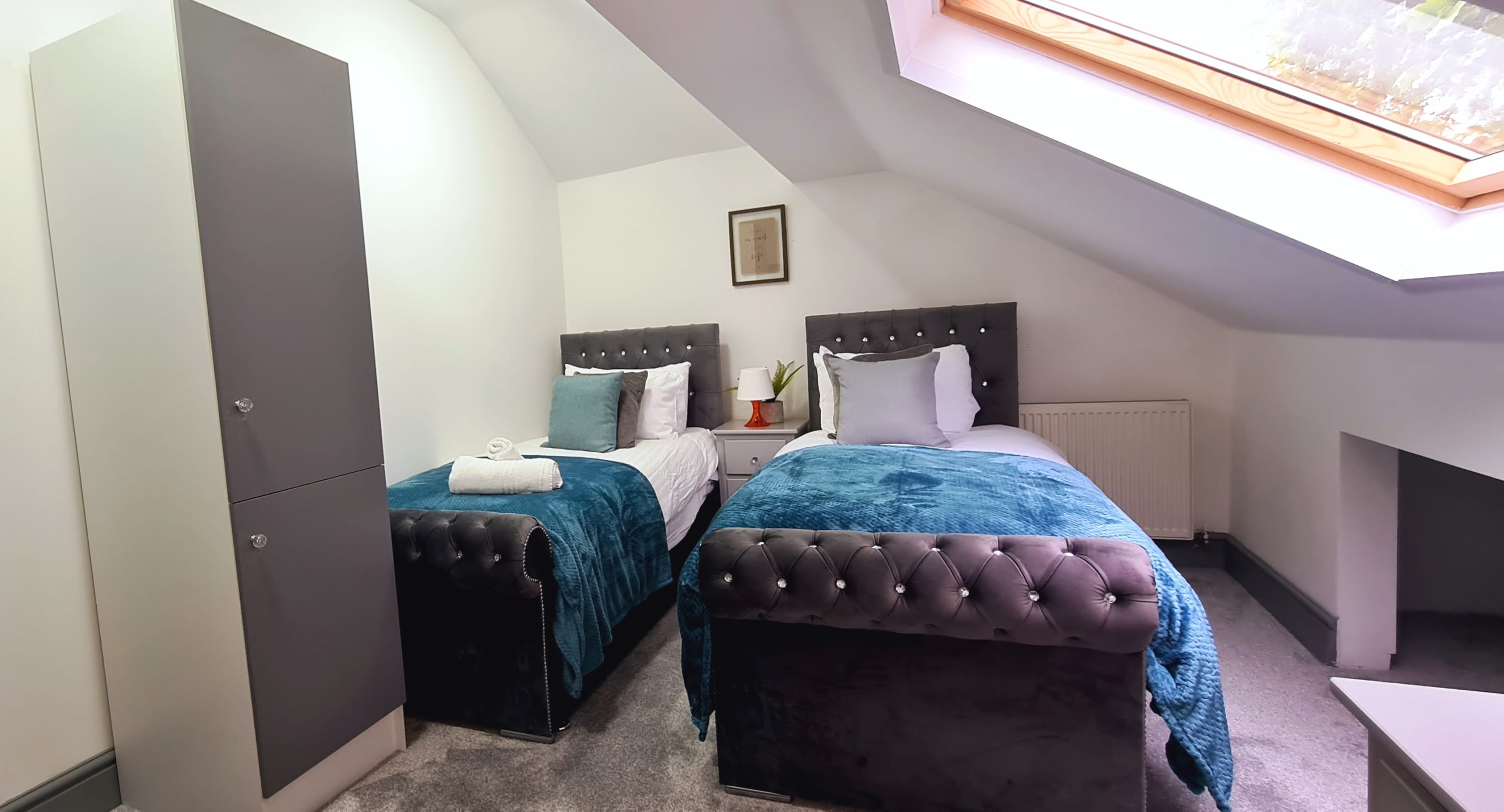 Manchester Gem: Large House with 8 Bedrooms