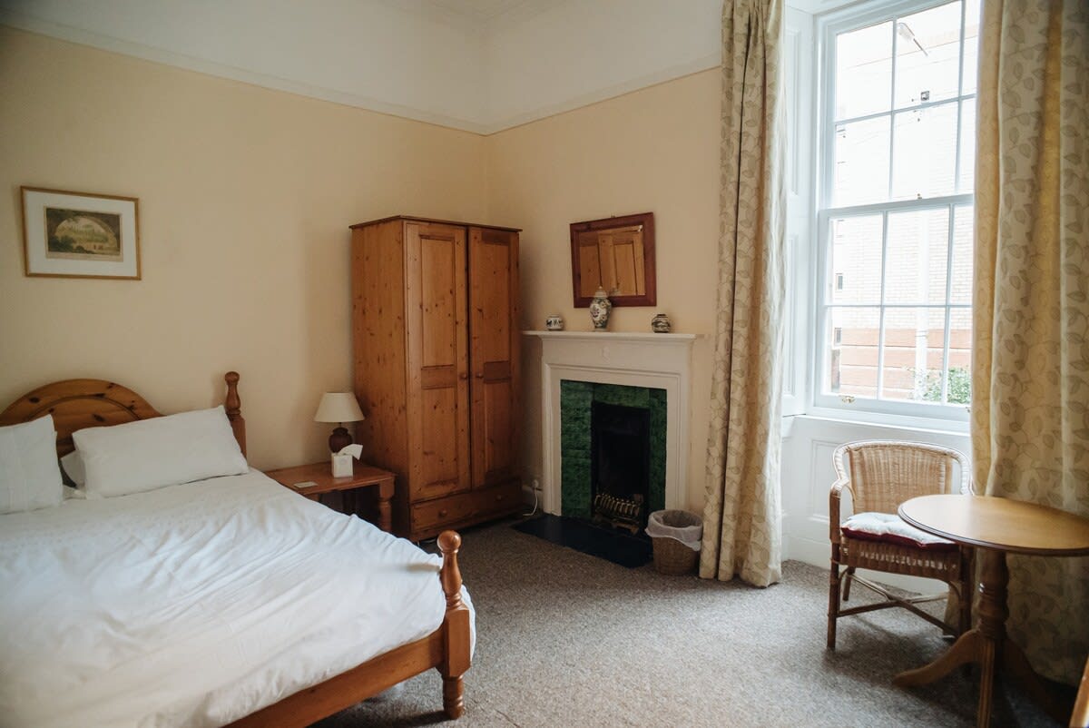 View Spacious Victorian Flat in Heart of Finnieston in 43 Saint Vincent Crescent G3 8NG Spacious Victorian Flat in Heart of Finnieston in 43 Saint Vincent Crescent G3 8NG - Property image 8 - VivreStays
