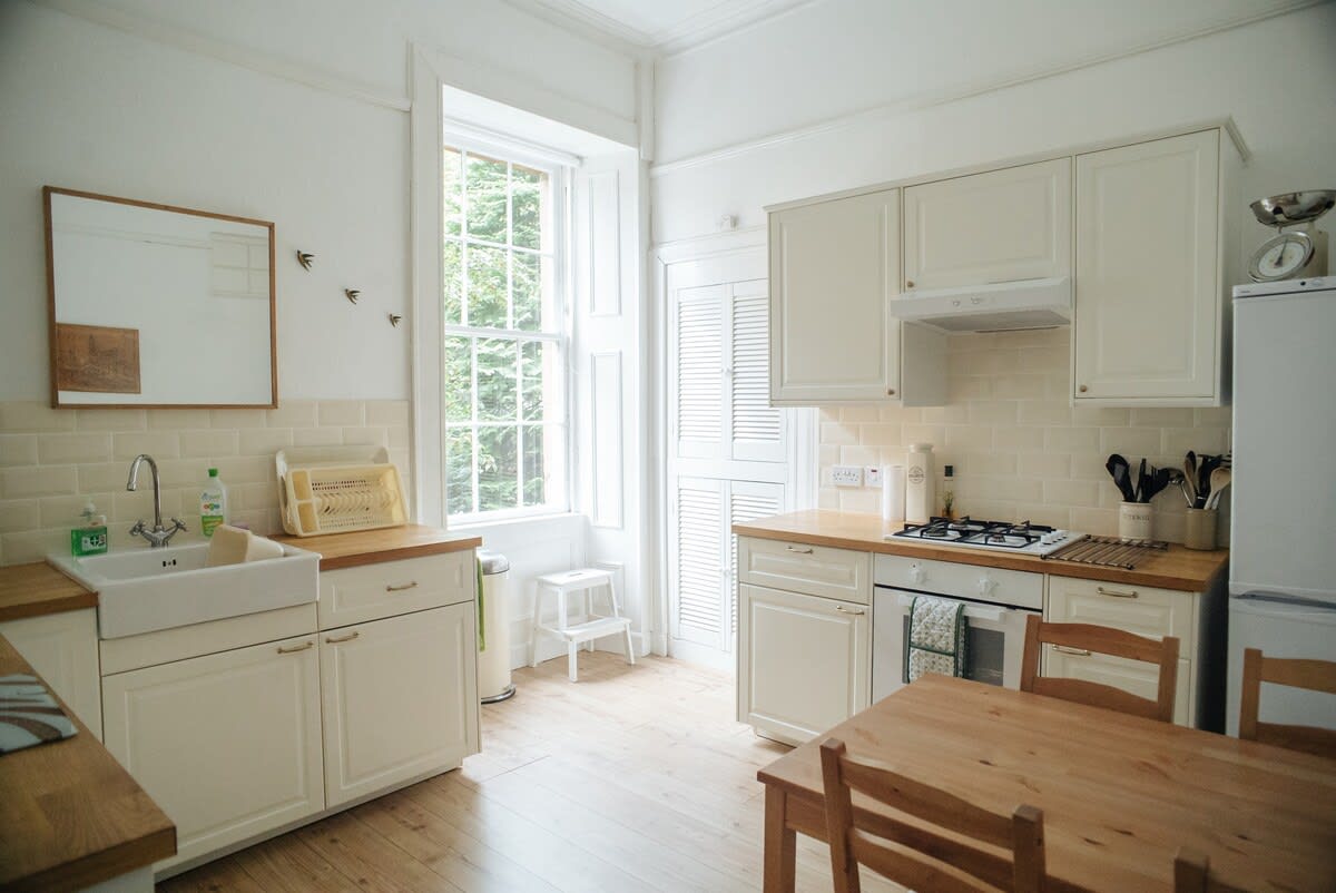 View Spacious Victorian Flat in Heart of Finnieston in 43 Saint Vincent Crescent G3 8NG Spacious Victorian Flat in Heart of Finnieston in 43 Saint Vincent Crescent G3 8NG - Property image 13 - VivreStays