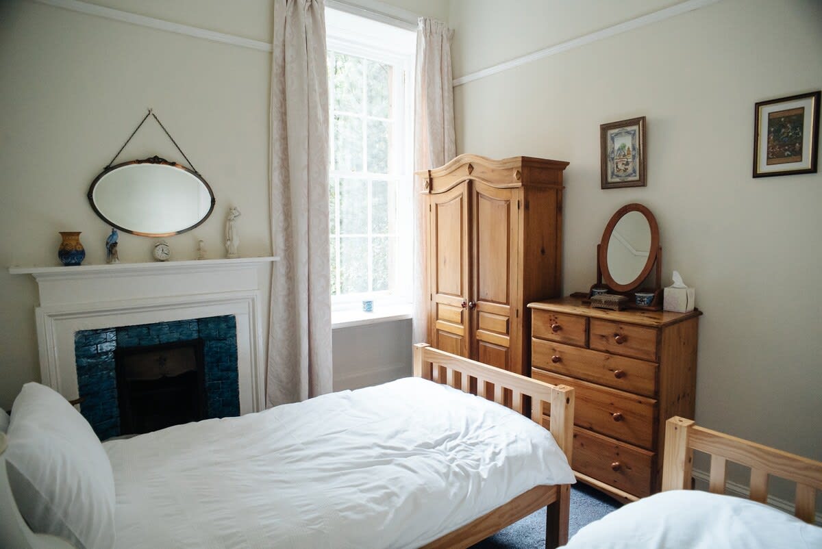 View Spacious Victorian Flat in Heart of Finnieston in 43 Saint Vincent Crescent G3 8NG Spacious Victorian Flat in Heart of Finnieston in 43 Saint Vincent Crescent G3 8NG - Property image 11 - VivreStays