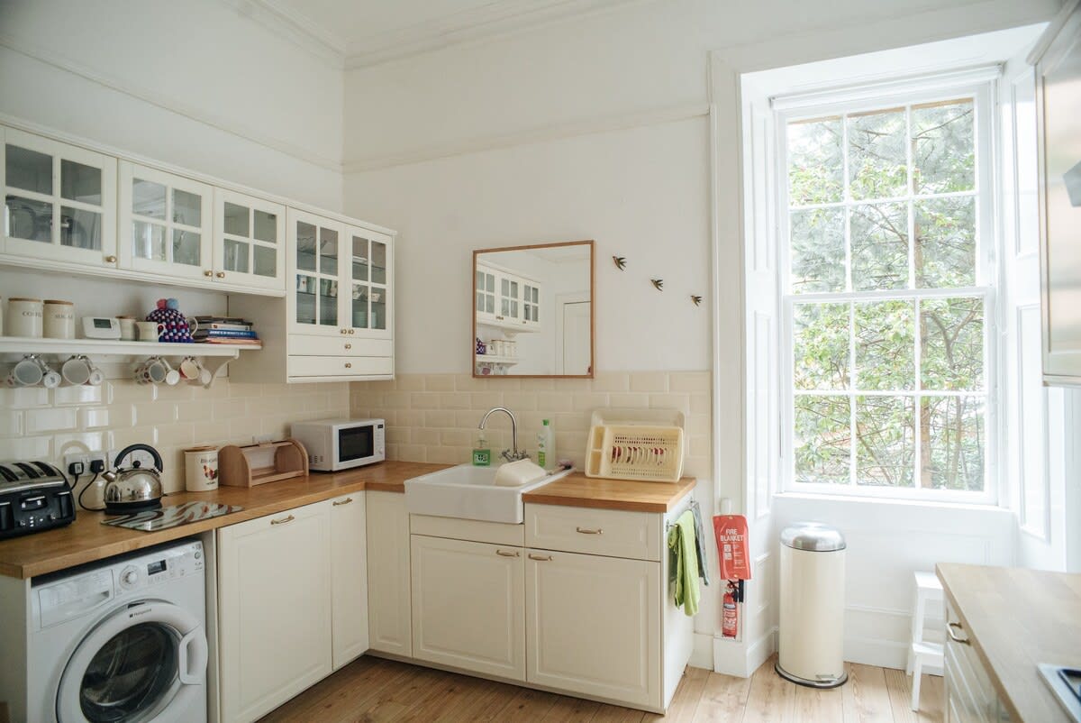 View Spacious Victorian Flat in Heart of Finnieston in 43 Saint Vincent Crescent G3 8NG Spacious Victorian Flat in Heart of Finnieston in 43 Saint Vincent Crescent G3 8NG - Property image 12 - VivreStays