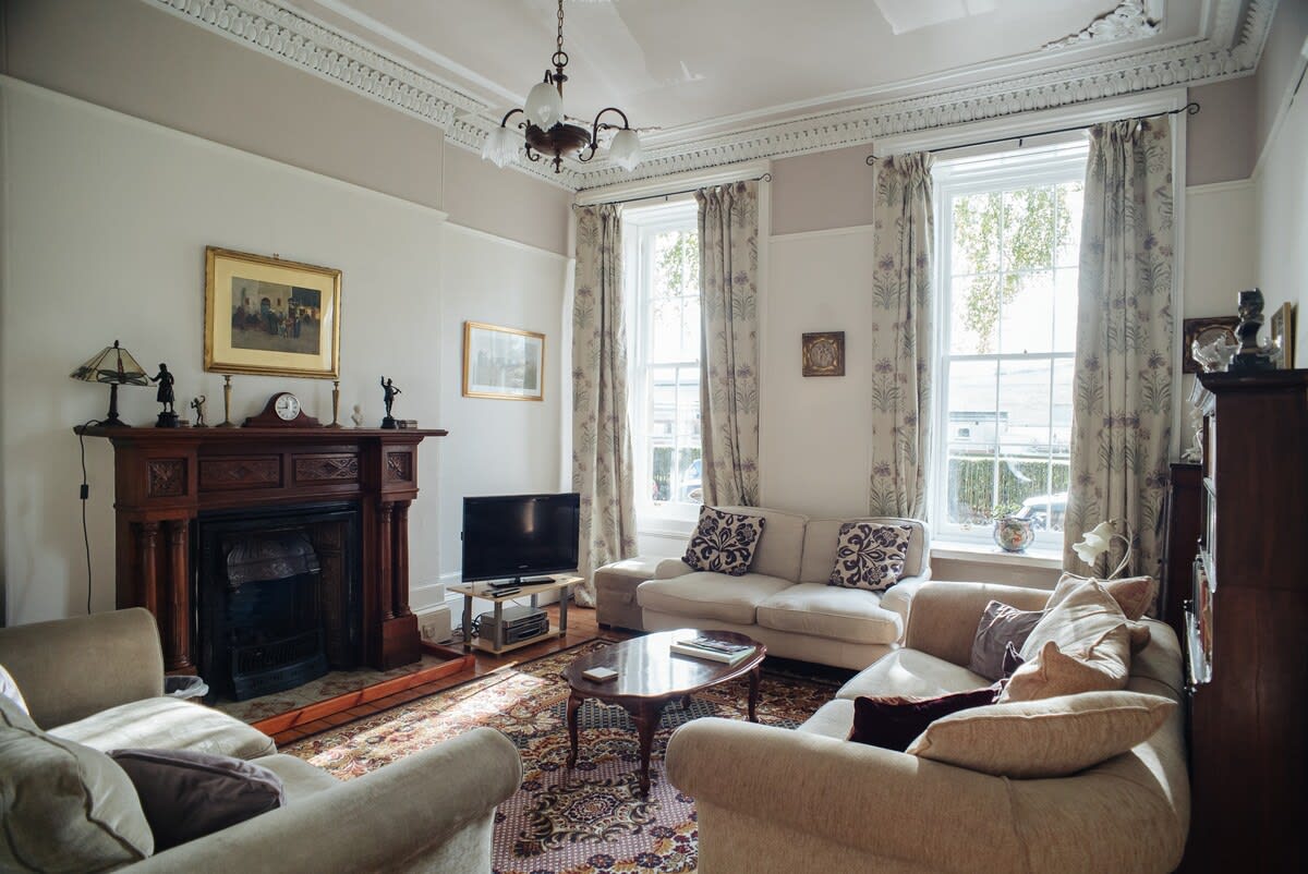 View Spacious Victorian Flat in Heart of Finnieston in 43 Saint Vincent Crescent G3 8NG Spacious Victorian Flat in Heart of Finnieston in 43 Saint Vincent Crescent G3 8NG - Property image 2 - VivreStays