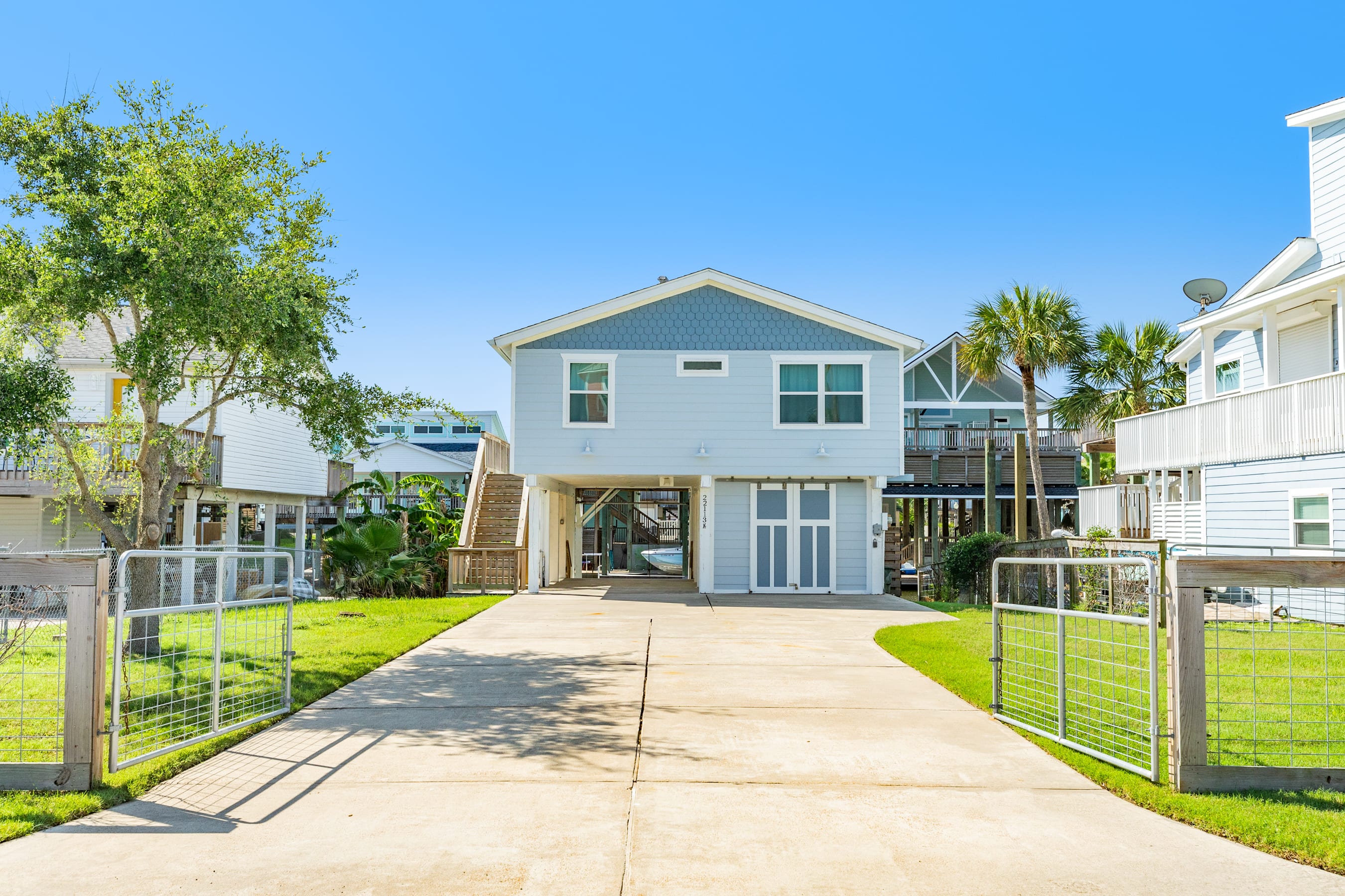 Lil Blue Great Fishing Fun Bayfront Retreat 2