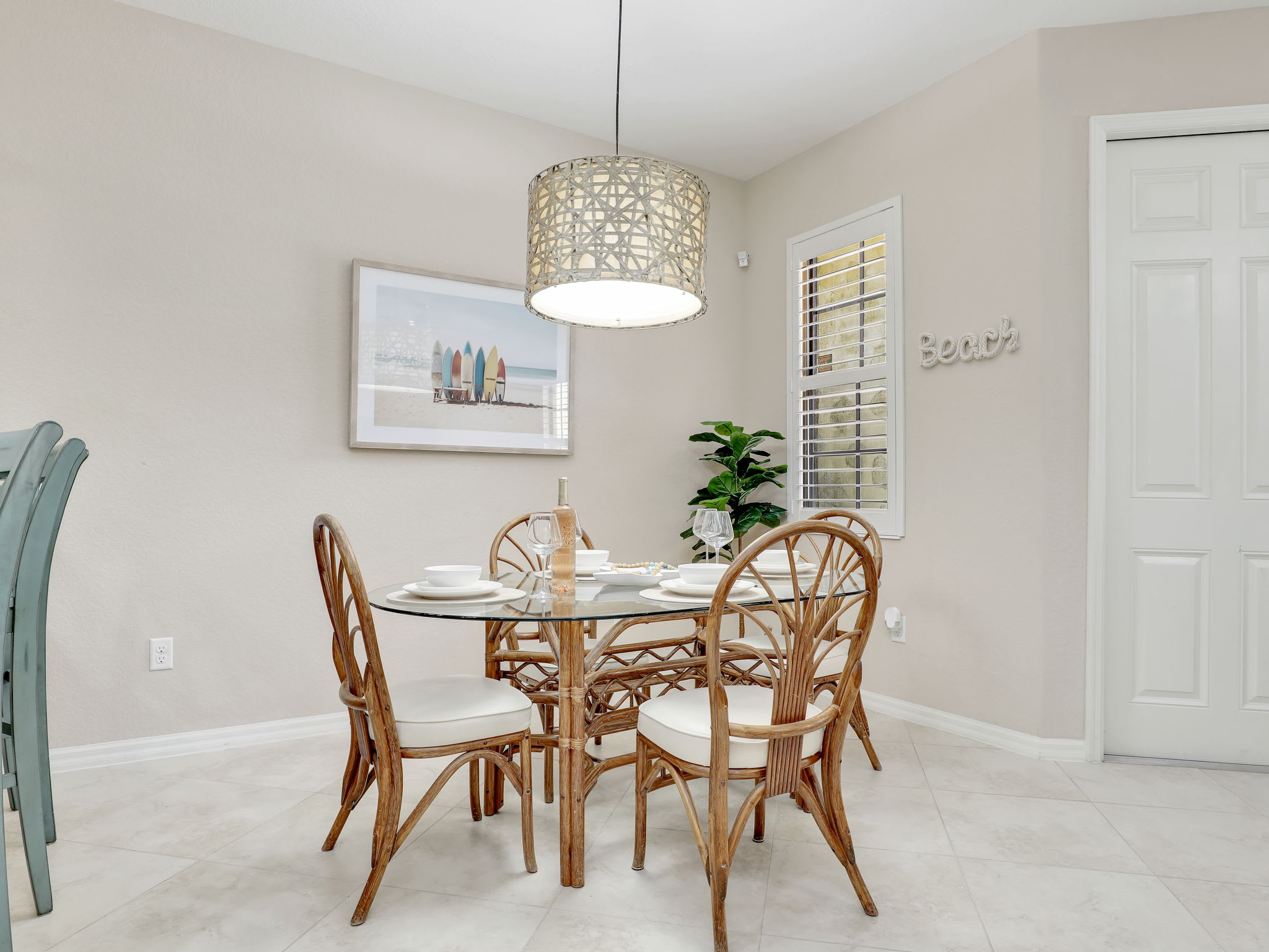 Paseo resort townhouse w/ pool access & balcony