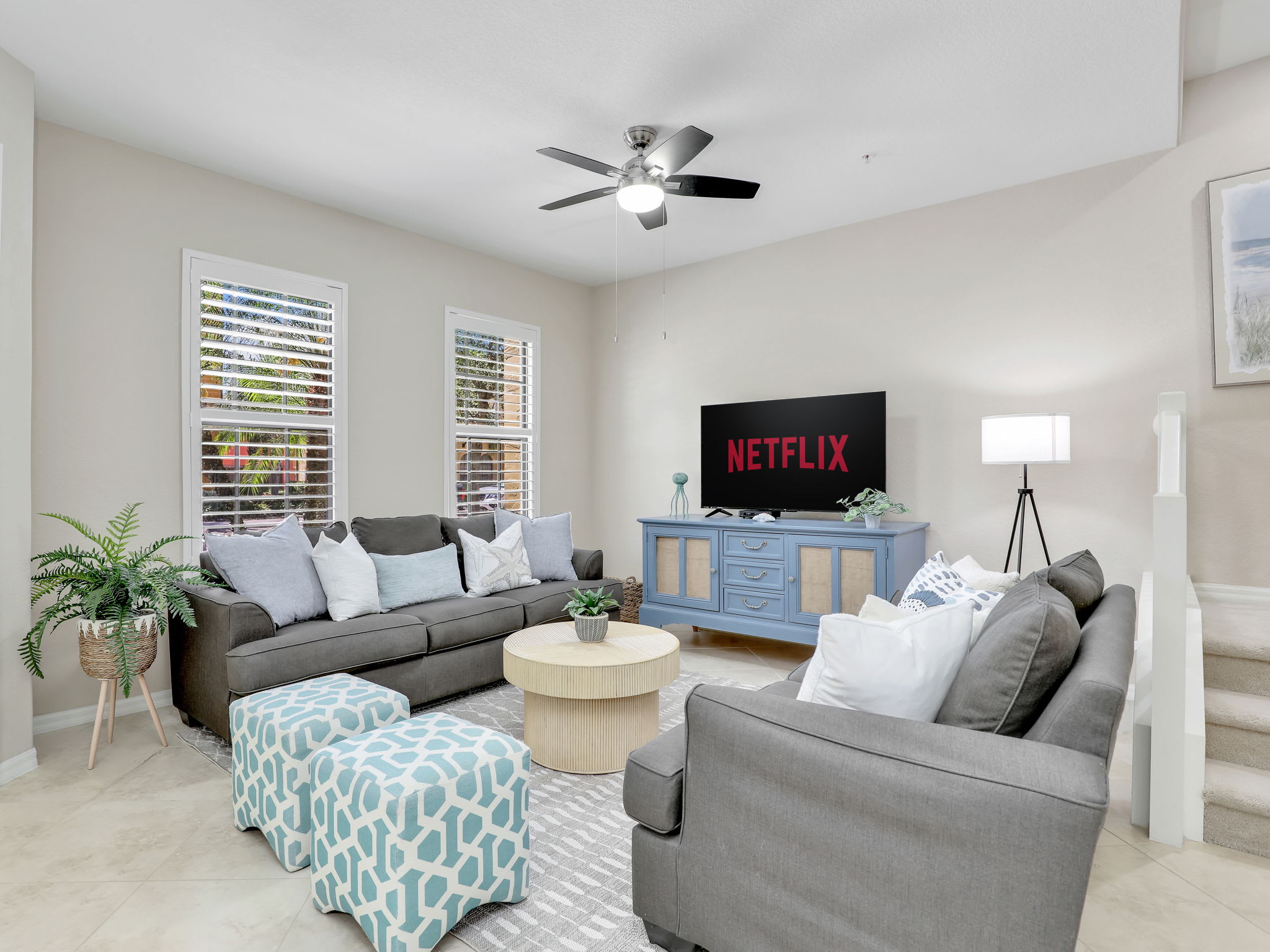 Paseo resort townhouse w/ pool access & balcony