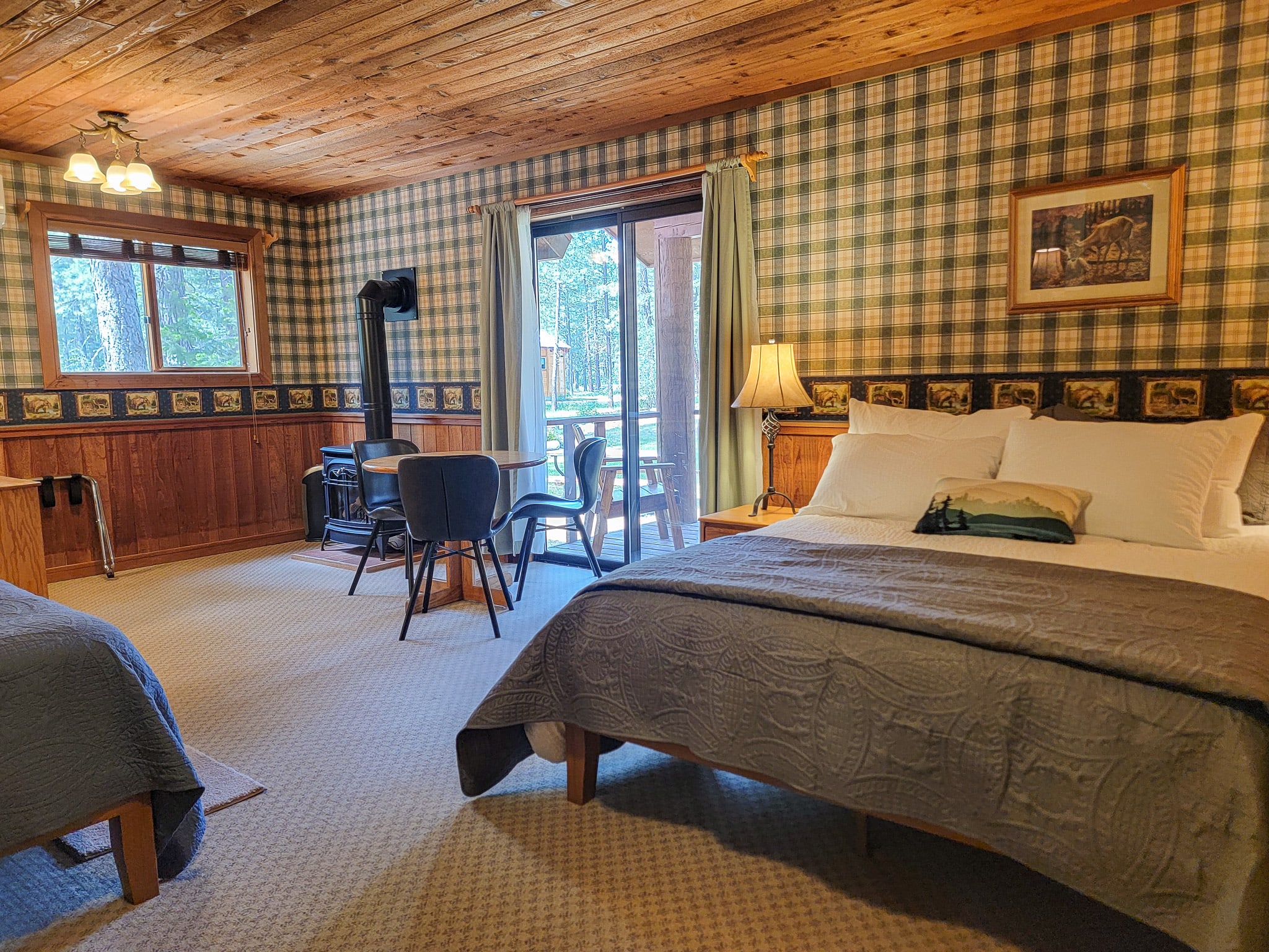Cedar Plus - large room at The Inn At Mazama — Mazama, WA — vacation rental