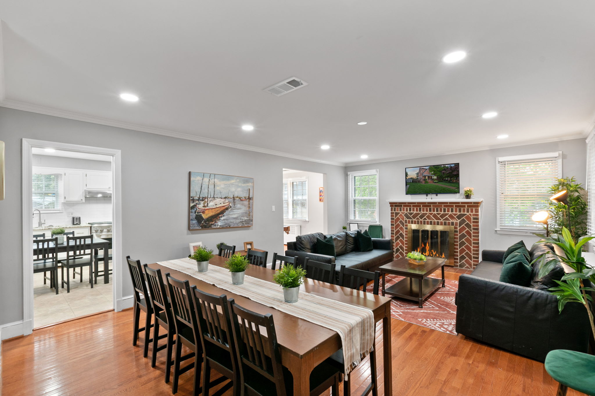 Stately 5BR Historic Retreat - CozySuites in Alexandria, VA