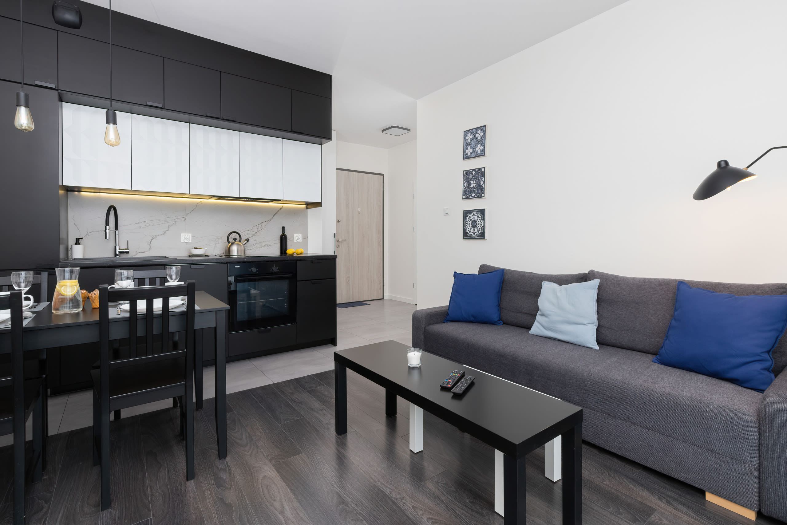 Starowiejska 56 Gdańsk | Modern Apartment with Parking & Balconies | Functional Furnishings | Two Bedrooms — Gdańsk, Województwo pomorskie — vacation rental