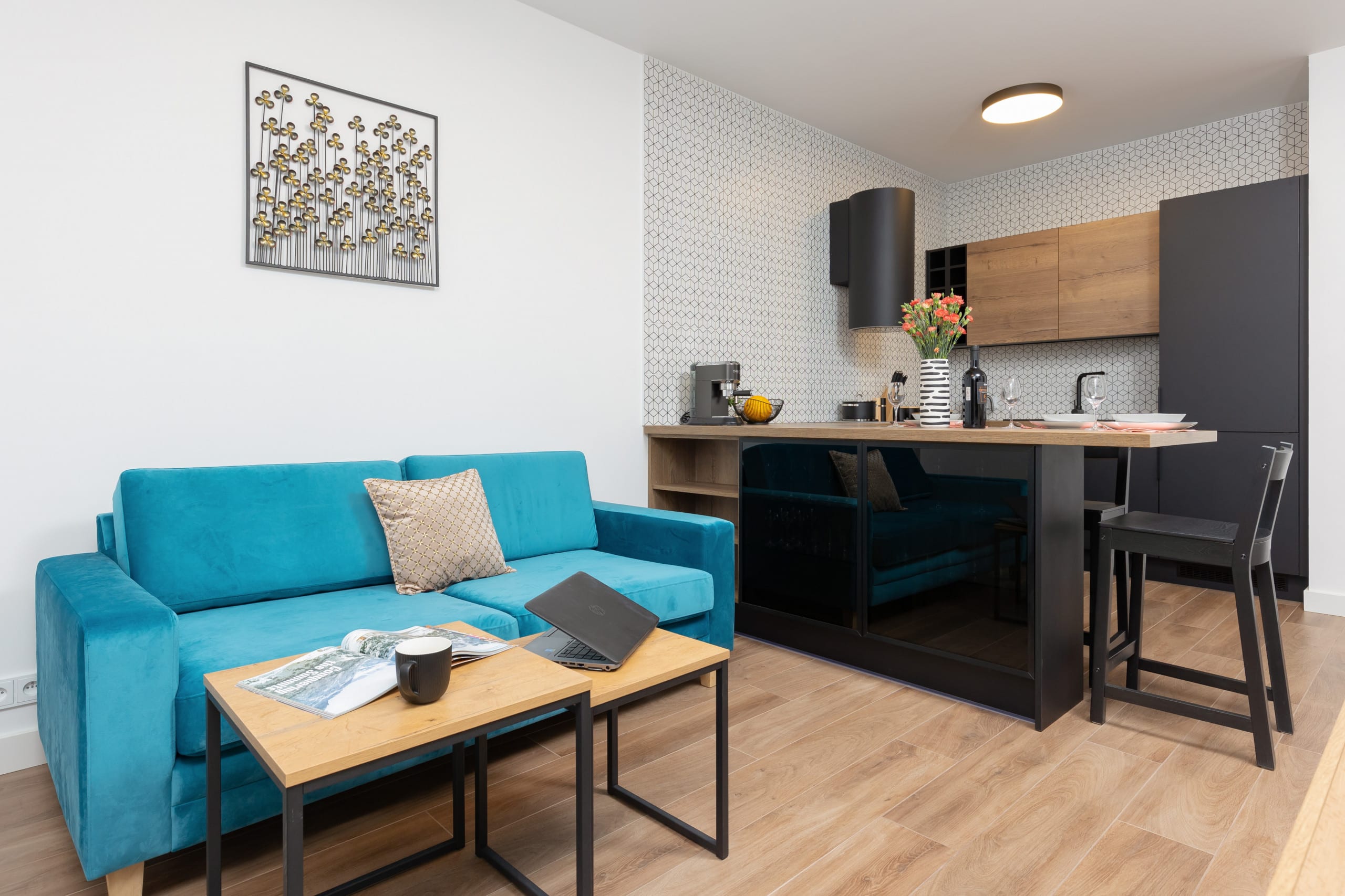Al. Solidarności 60B| Studio for 4 Guests| Parking — Warszawa, Województwo mazowieckie — vacation rental