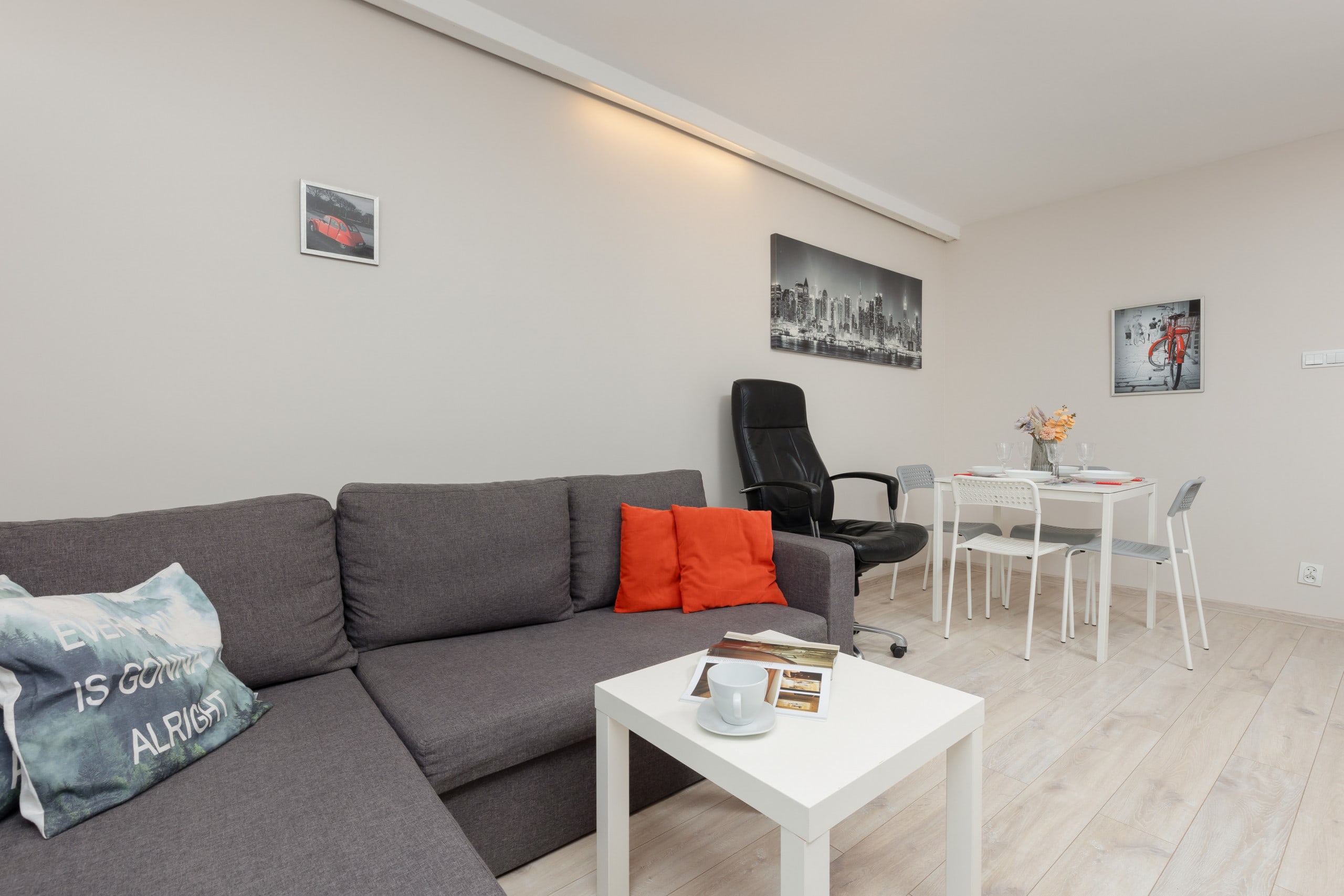 Al. Jana Pawła II 20 | Cozy Apartment | Near PKiN — Warszawa, Województwo mazowieckie — vacation rental