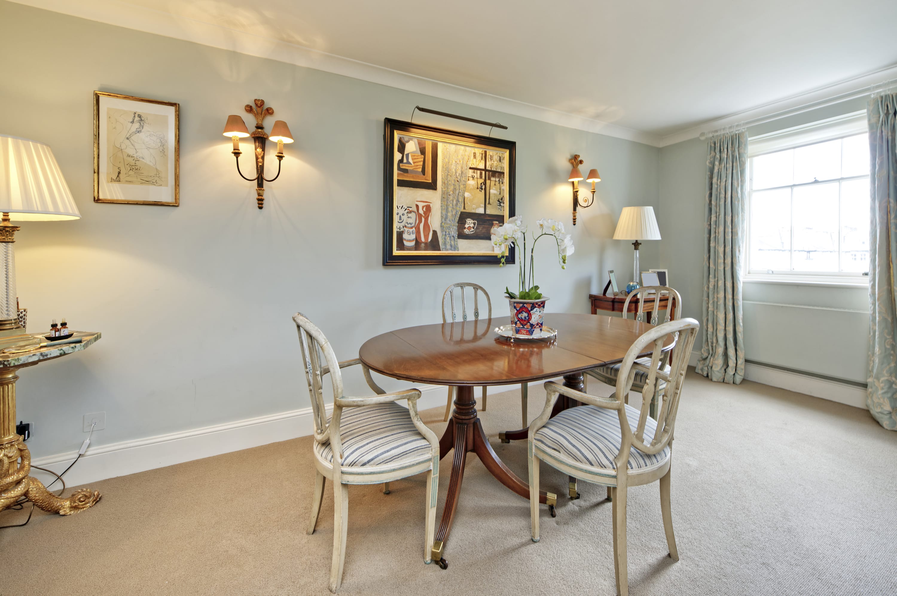 Beautiful & Spacious, 2 Bed in South Kensington in Onslow Square 38 SW7 3NS - Property image 8 - VivreStays