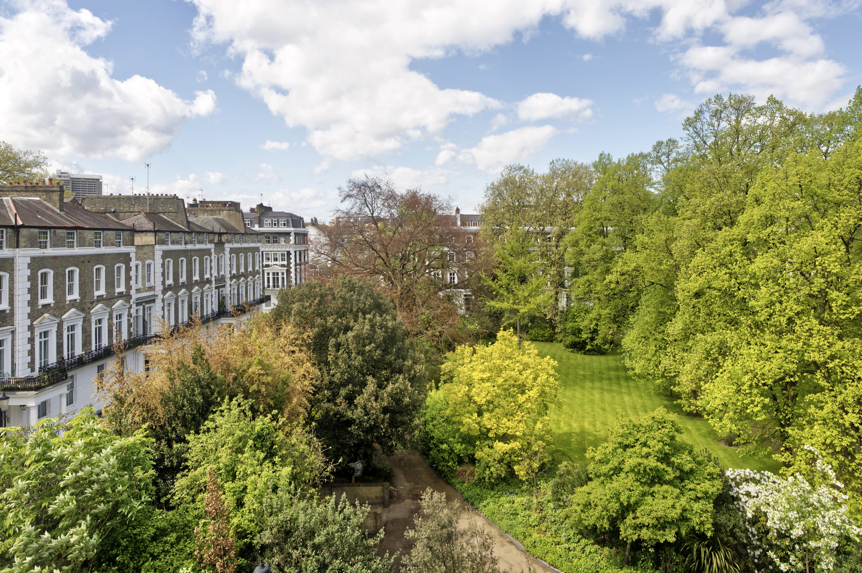 Beautiful & Spacious, 2 Bed in South Kensington in Onslow Square 38 SW7 3NS - Property image 14 - VivreStays