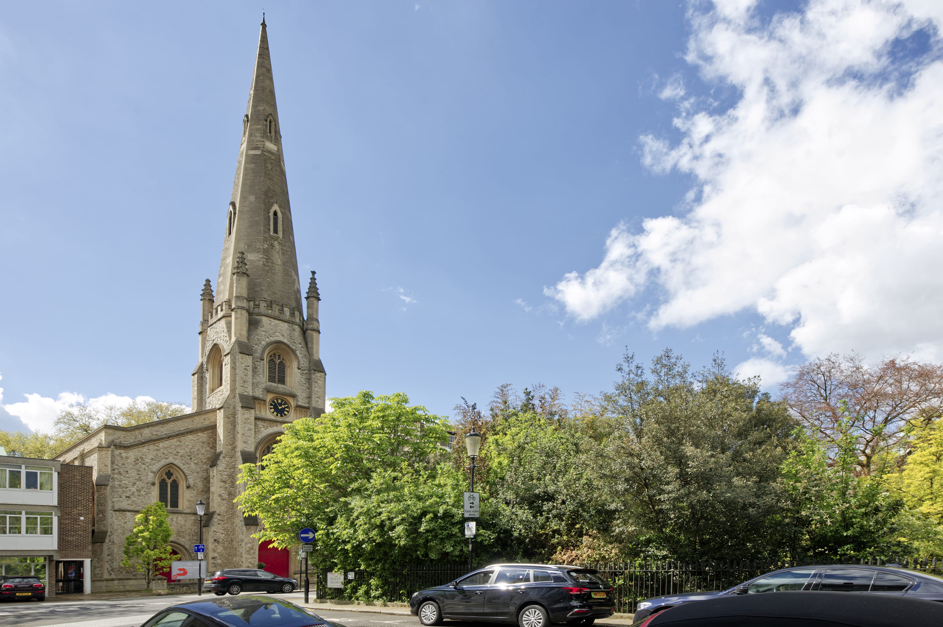 Beautiful & Spacious, 2 Bed in South Kensington in Onslow Square 38 SW7 3NS - Property image 16 - VivreStays