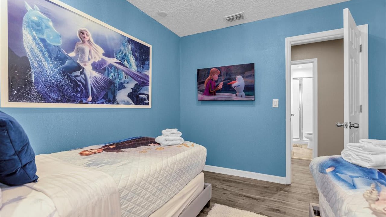 7BR Family Fun Estate Arcade Room Private Room | Photo 21