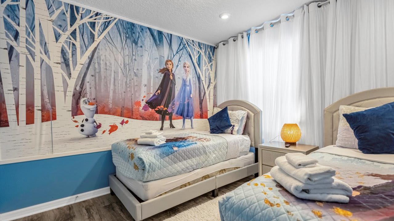 7BR Family Fun Estate Arcade Room Private Room | Photo 4