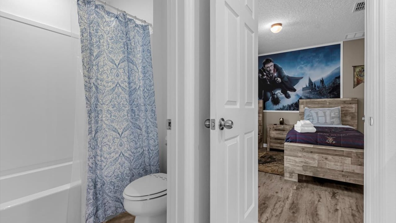 7BR Family Fun Estate Arcade Room Private Room | Photo 30