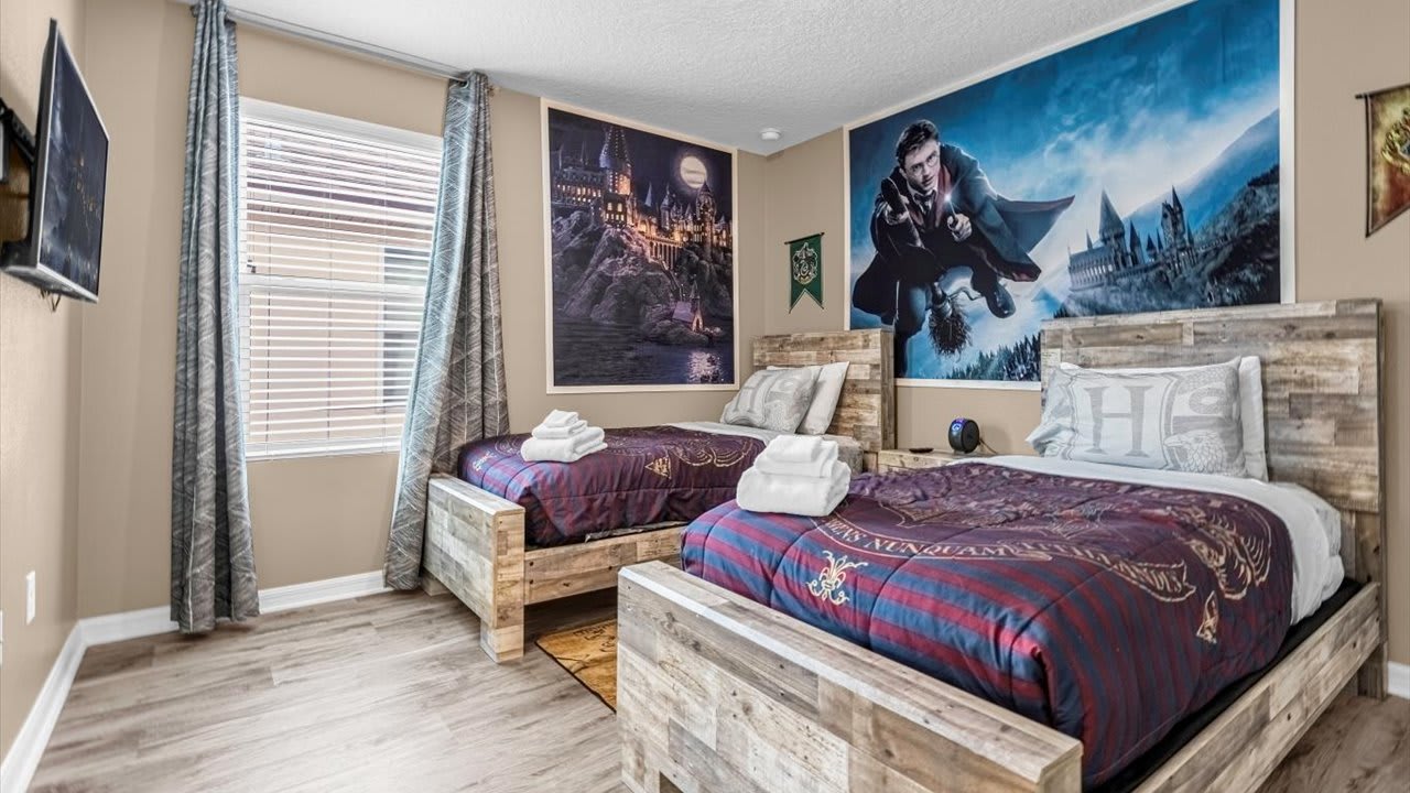 7BR Family Fun Estate Arcade Room Private Room | Photo 27