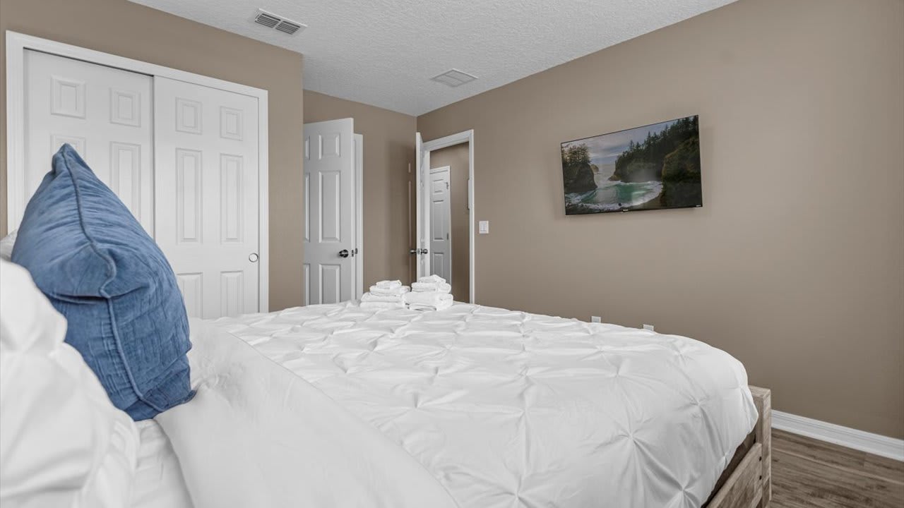 7BR Family Fun Estate Arcade Room Private Room | Photo 32