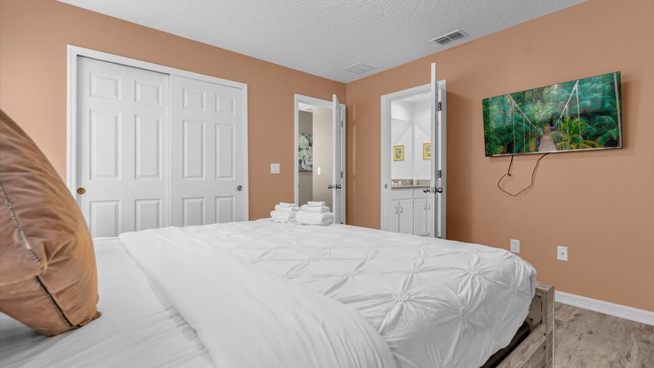 7BR Family Fun Estate Arcade Room Private Room | Photo 37