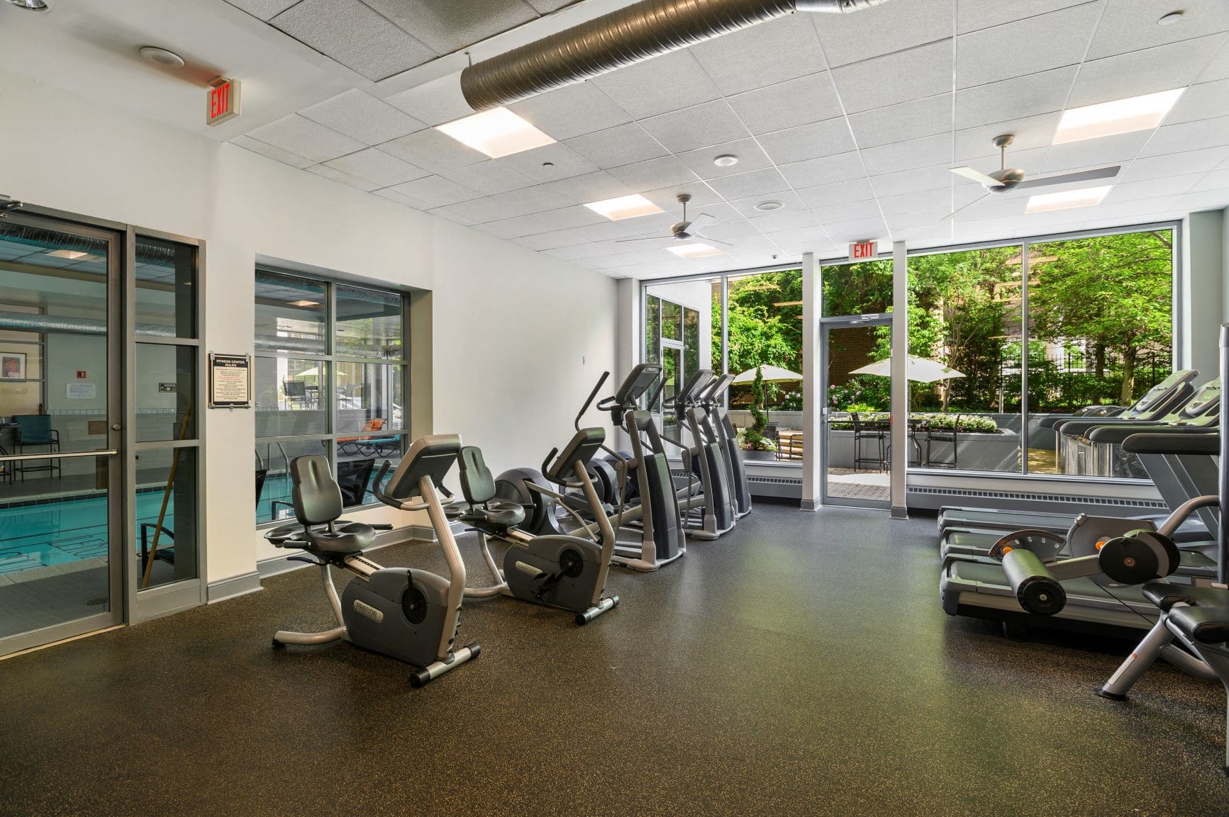 Modern Apt Near Pentagon City Metro