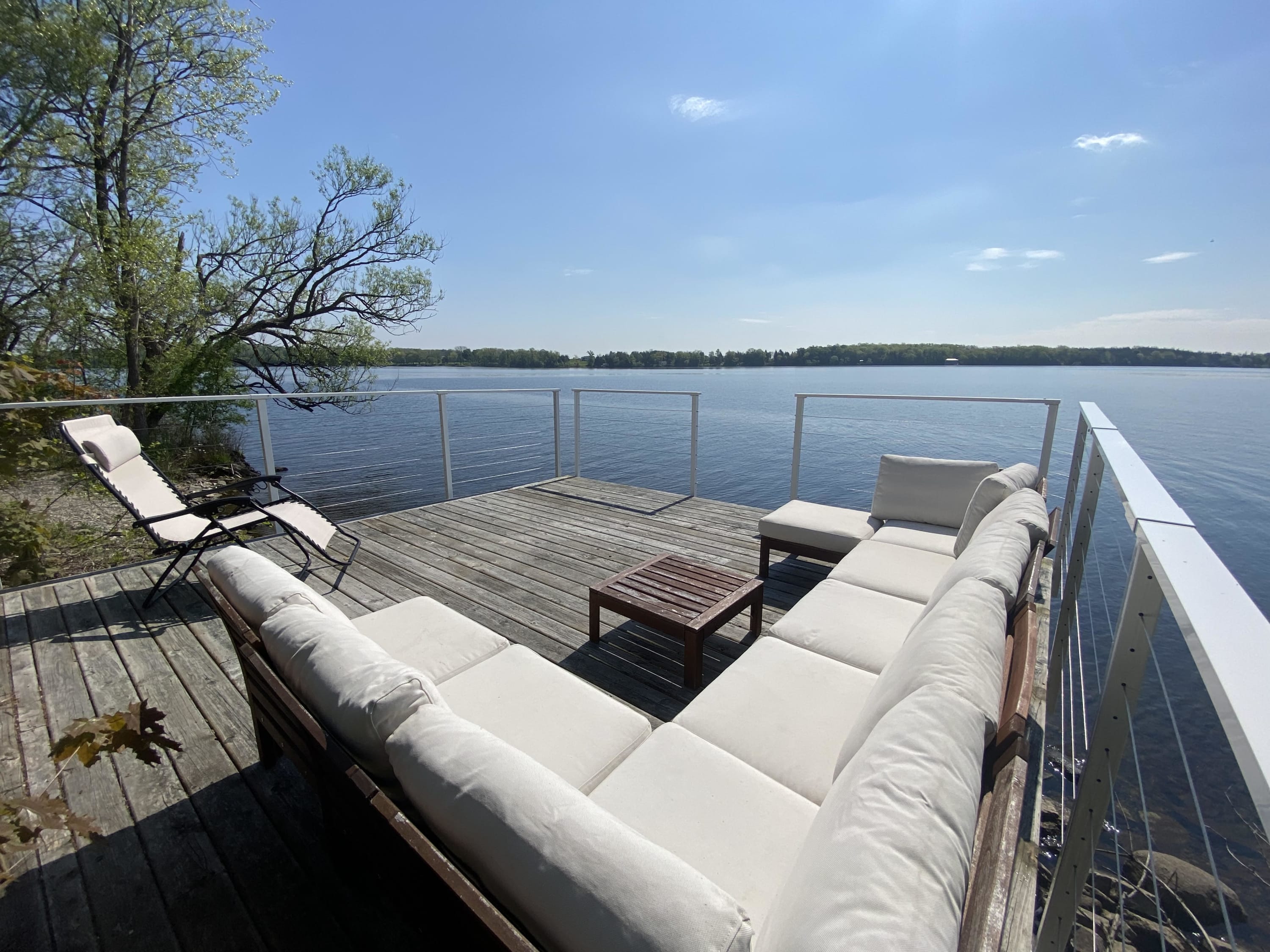 Cozy Family Waterfront Retreat - Picture 2