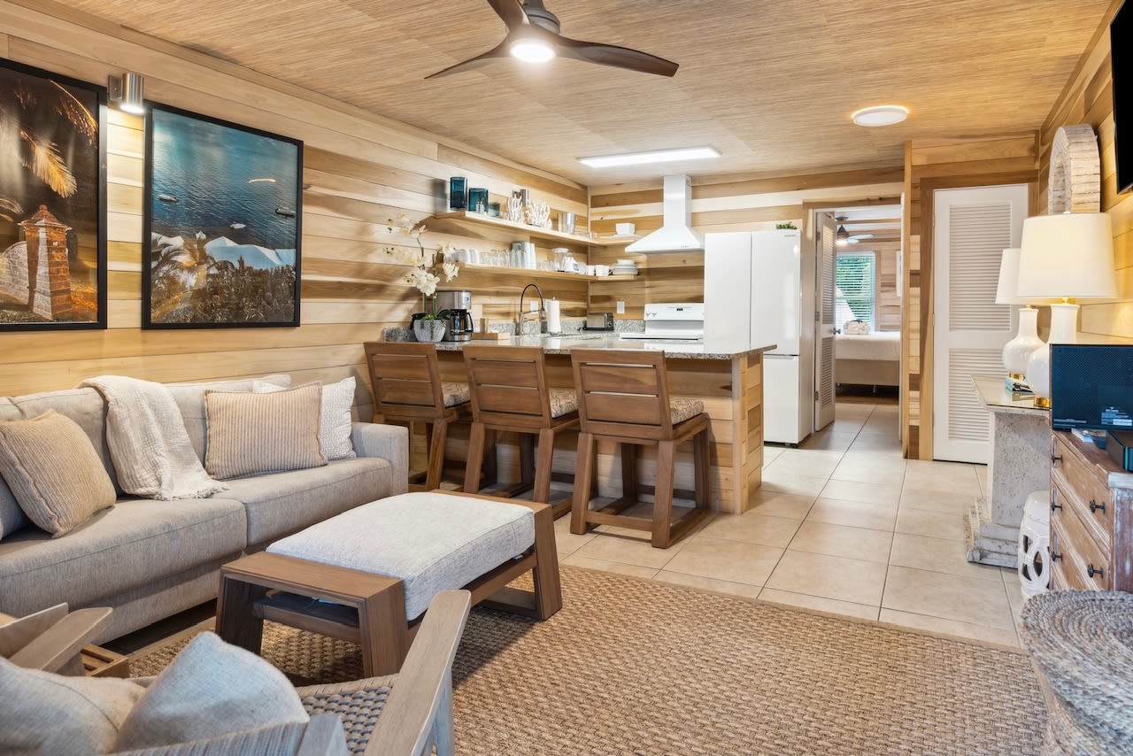Sullivan’s Beach Getaway on Island's Main St — Sullivan's Island, SC — vacation rental