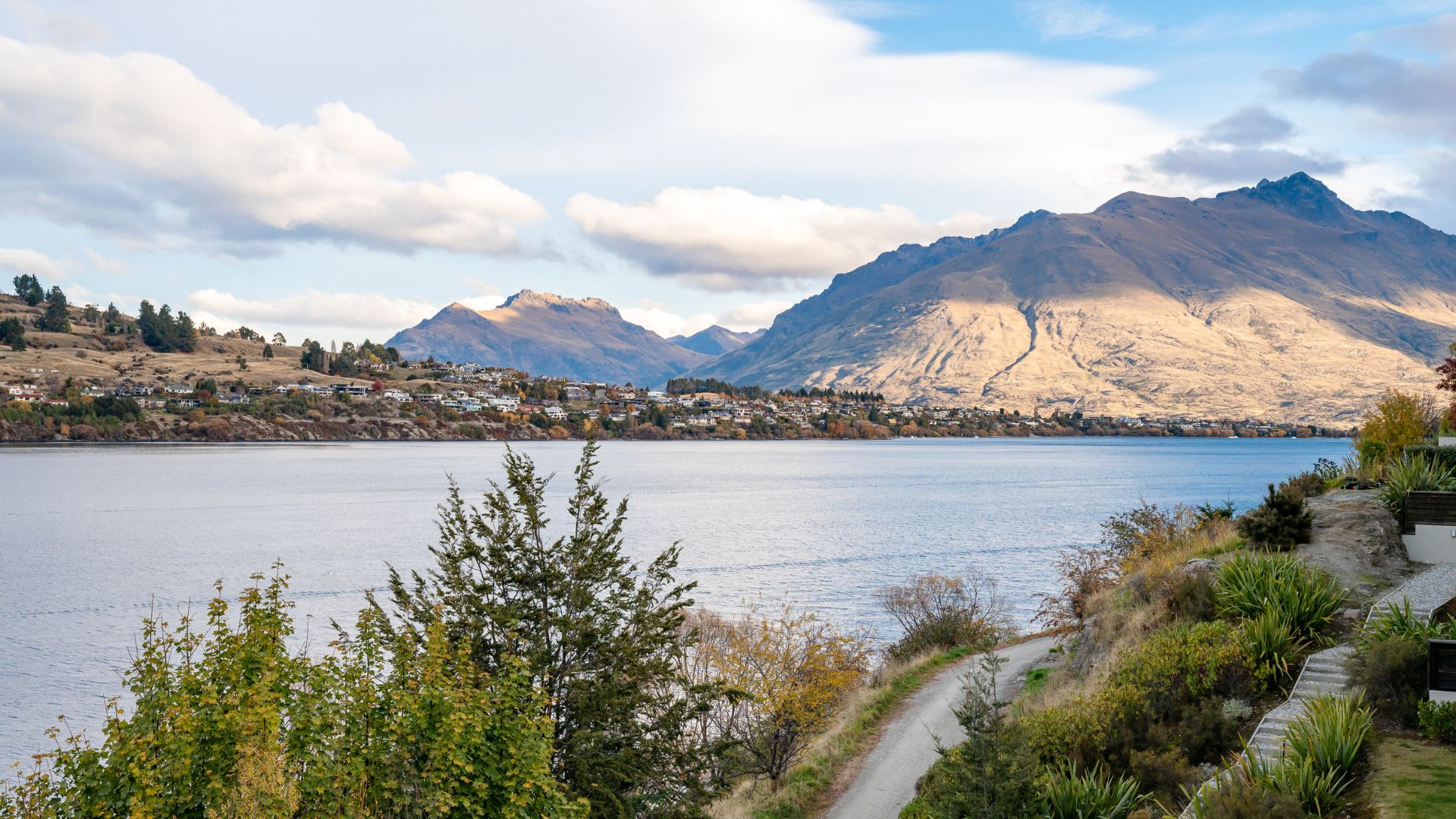 Scenic lakeside trail by the apartment